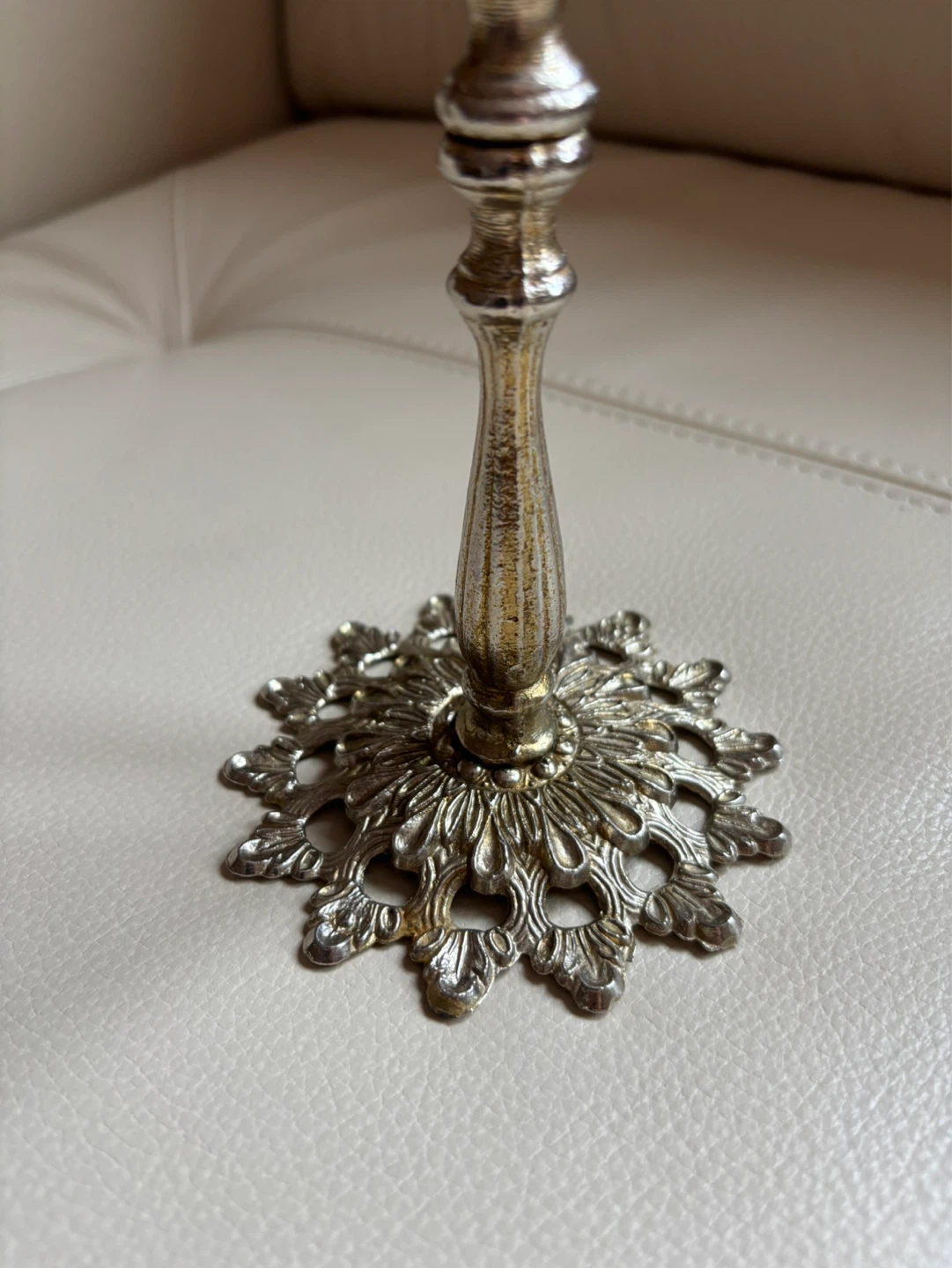 Gold Tone jewelry or hand towel vintage stand - photo 2