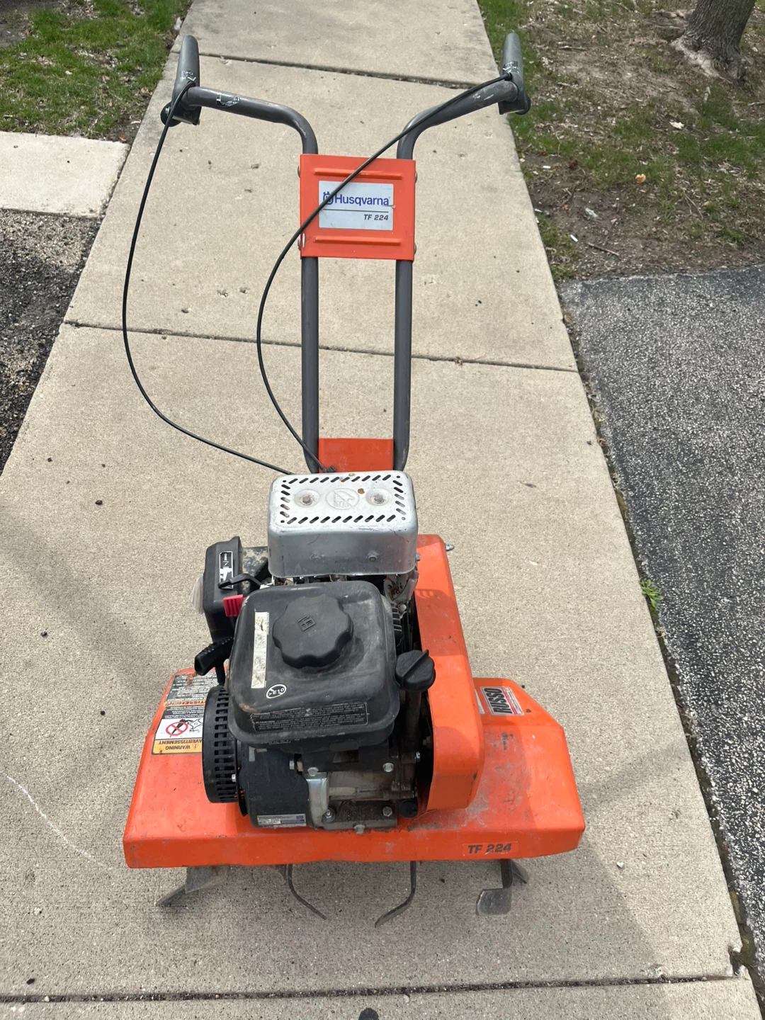 Husqvarna TF 224 Tiller