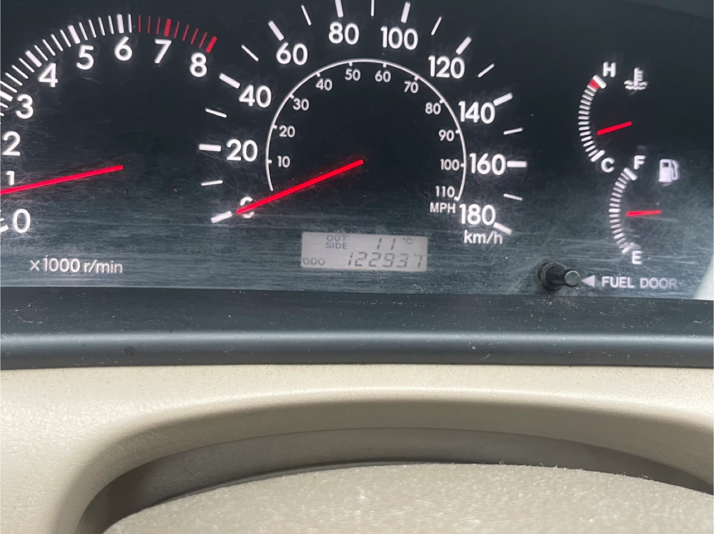 Silver Toyota Corolla Sedan - photo 3