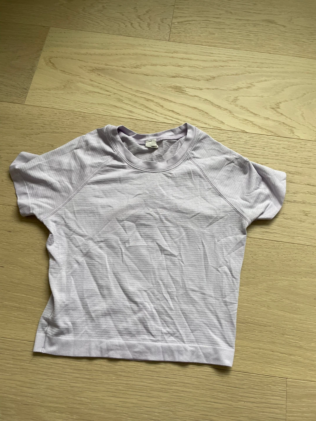 Lululemon Short Sleeve Athletic Top Lavender Size Small