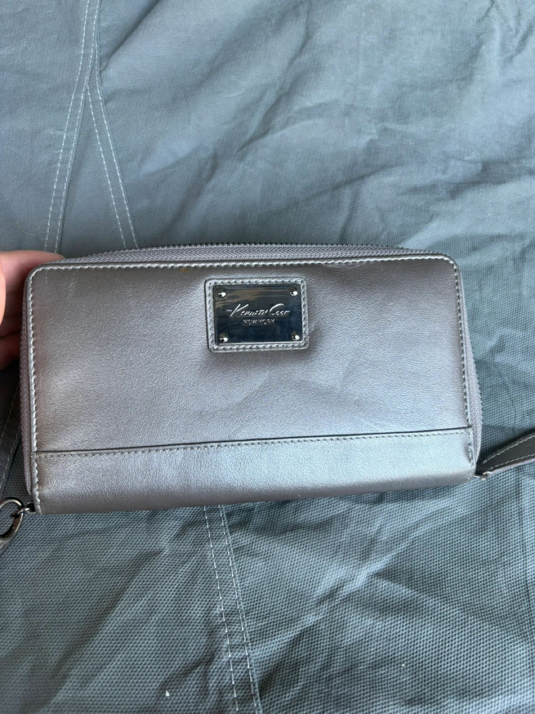 Kenneth Cole Genuine Leather Zip Around Wallet