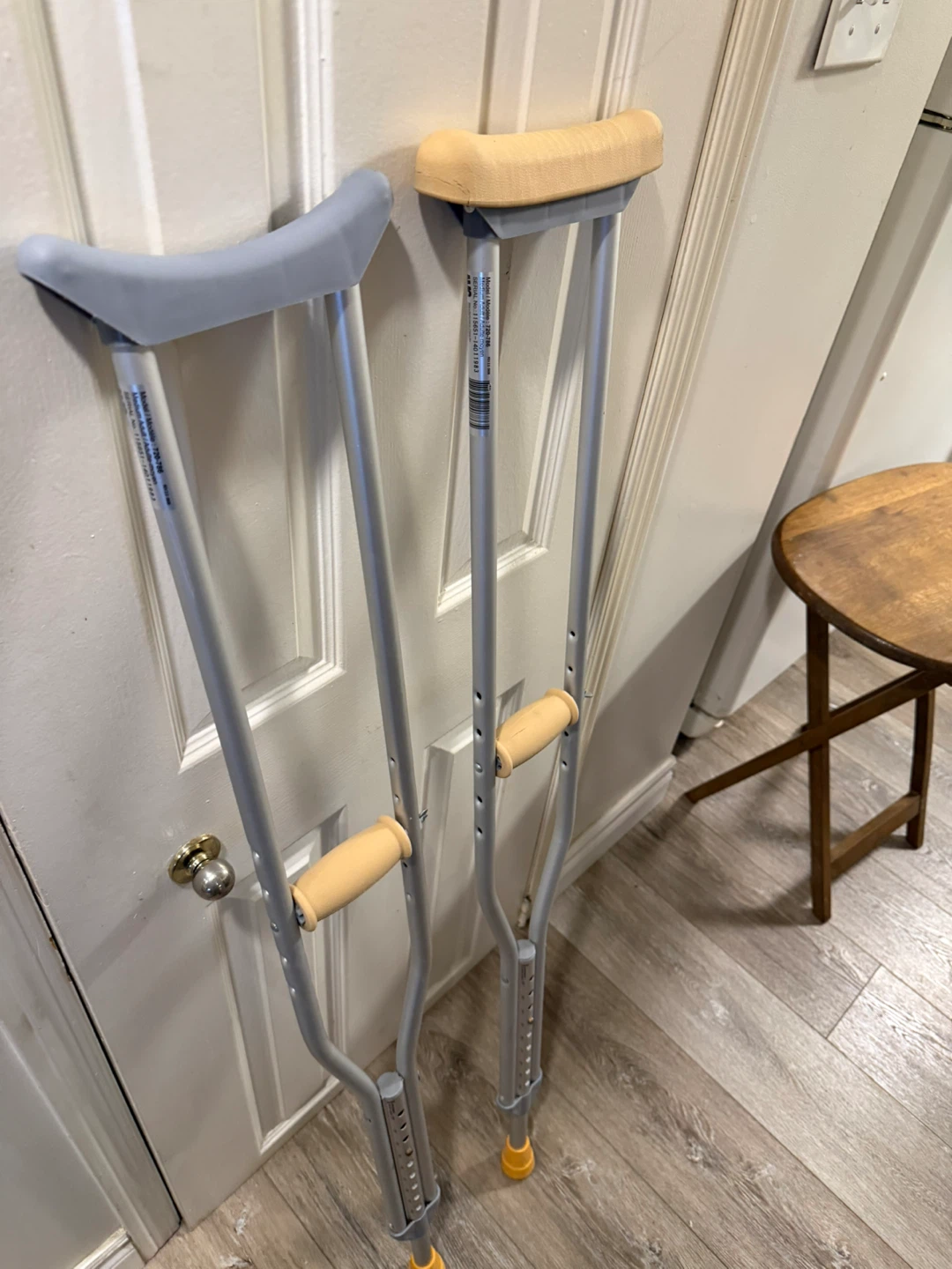 Pair of Adult Crutches - photo 2
