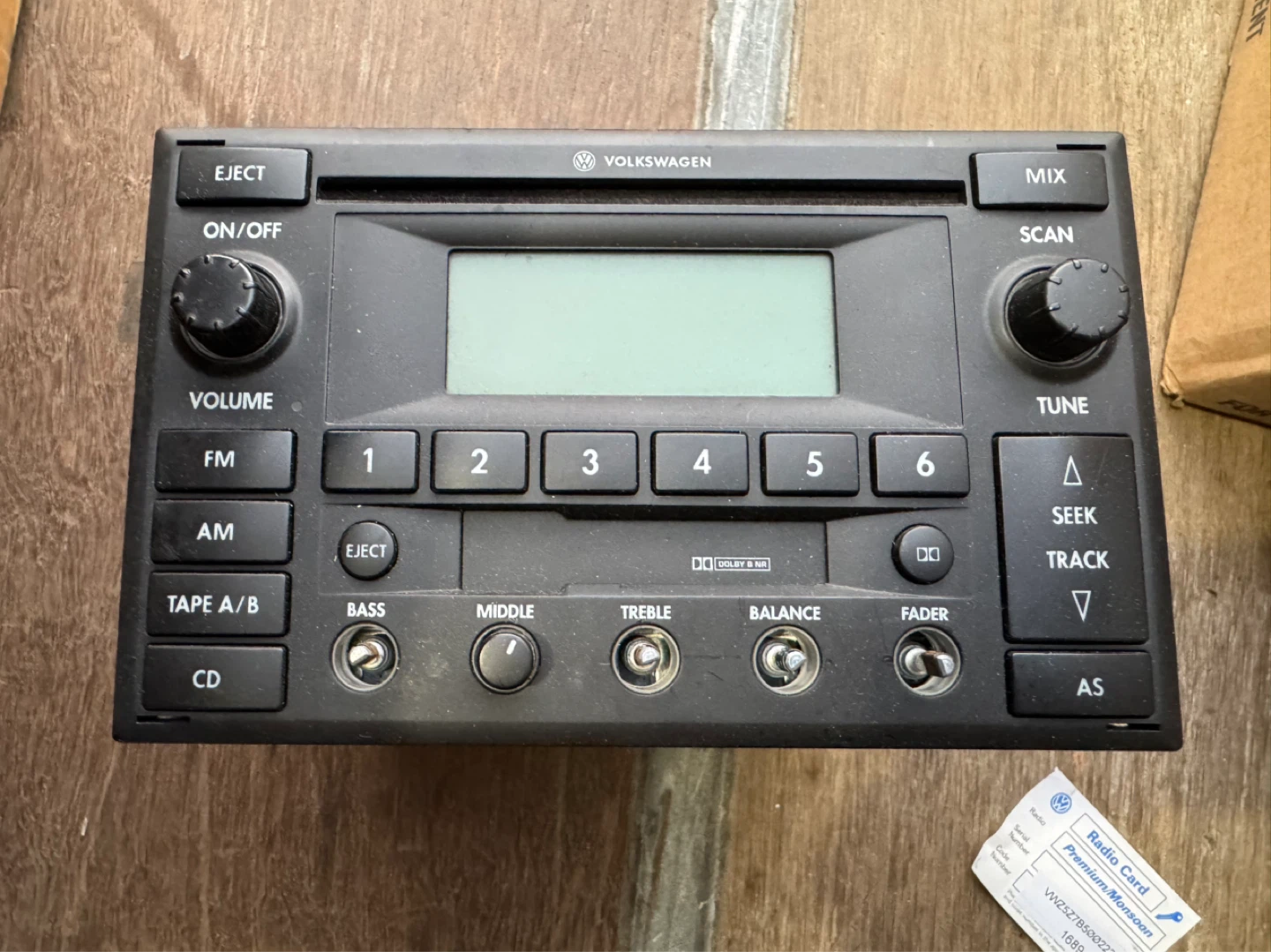 Volkswagen Premium 6 Monsoon Radio