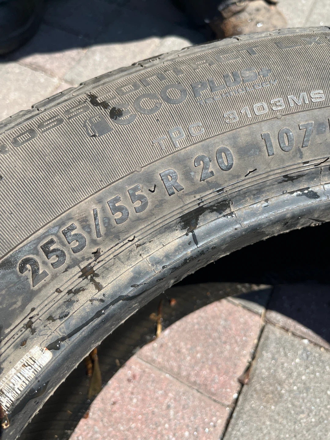 Continental 255/55 R20 Tire