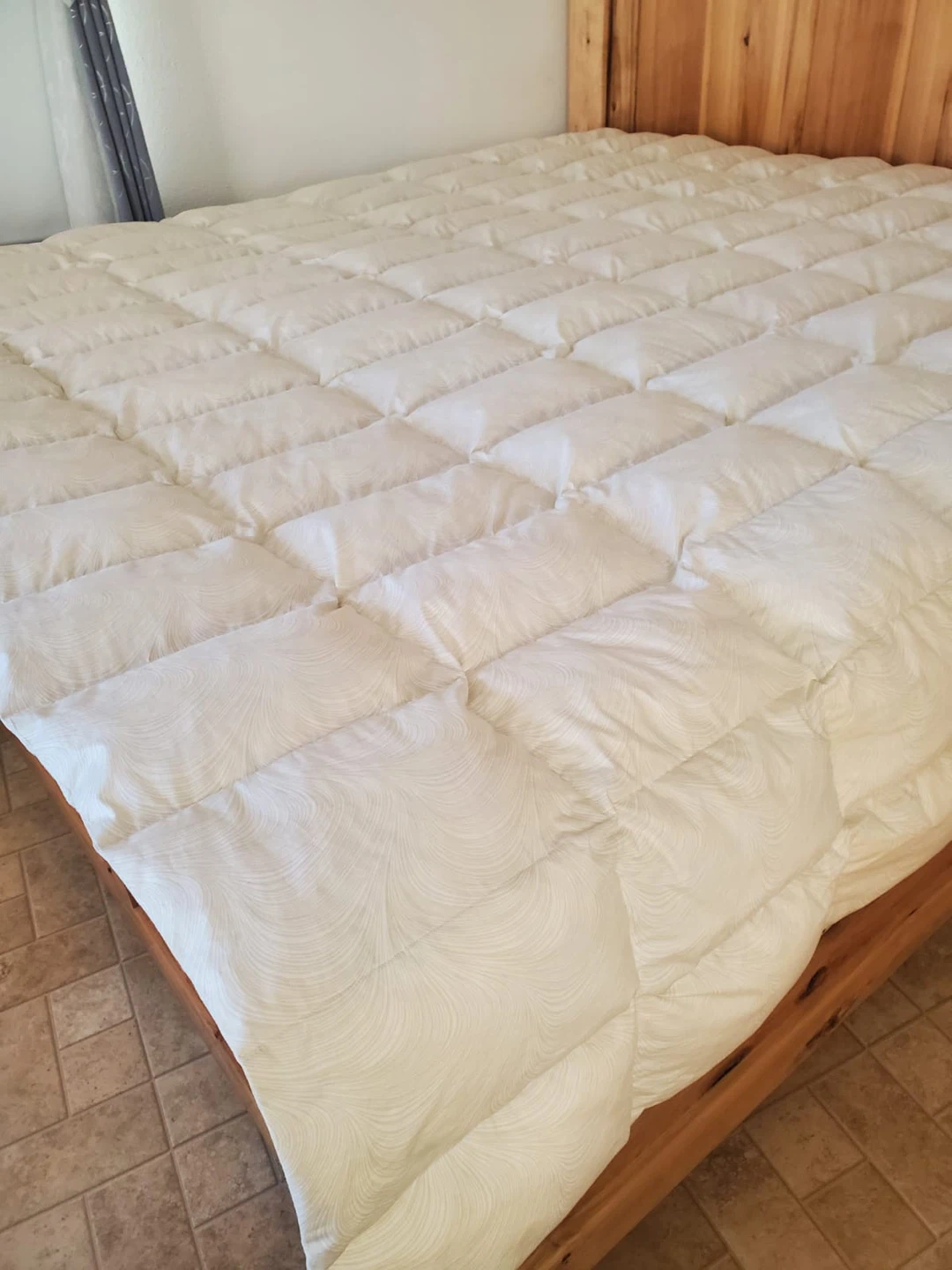 White Duvet Comforter - photo 3