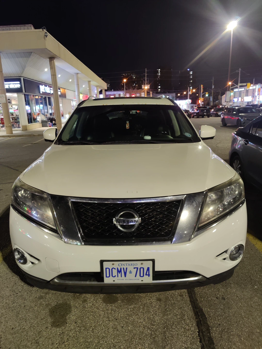 2015 Nissan Pathfinder 4WD SL Top trim full size SUV