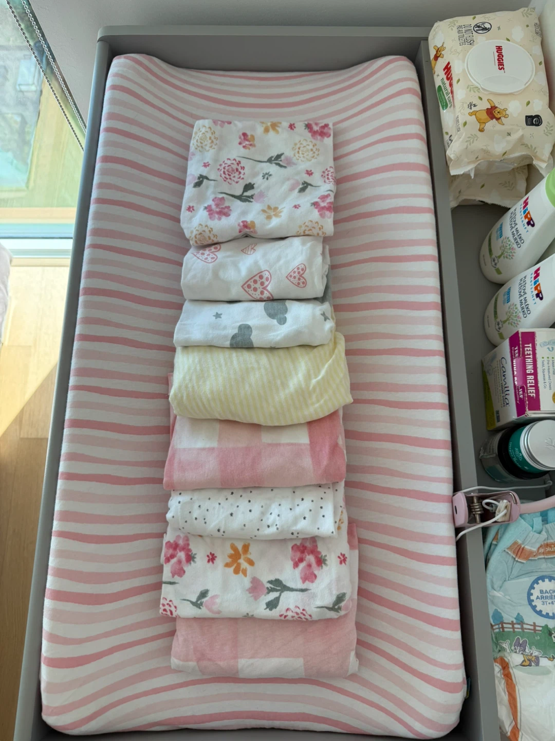 Baby changing station , FREE 9 Sheets and High Chair - Like New - photo 3