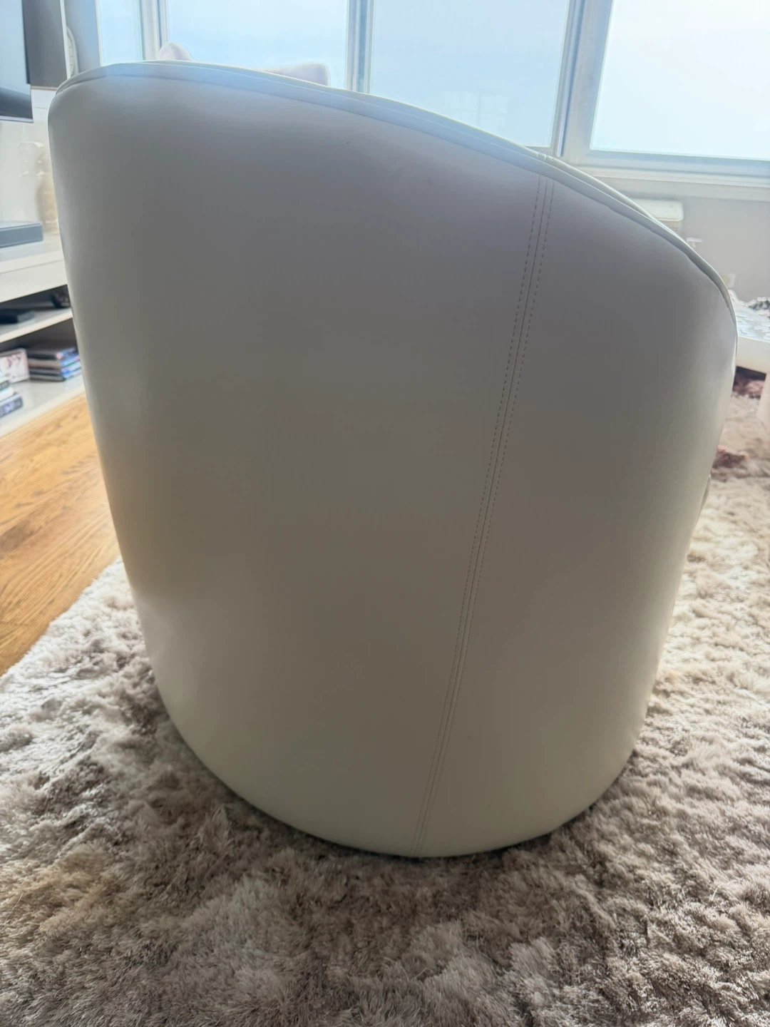 Grandin Road Cream Swivel Armchair - photo 4