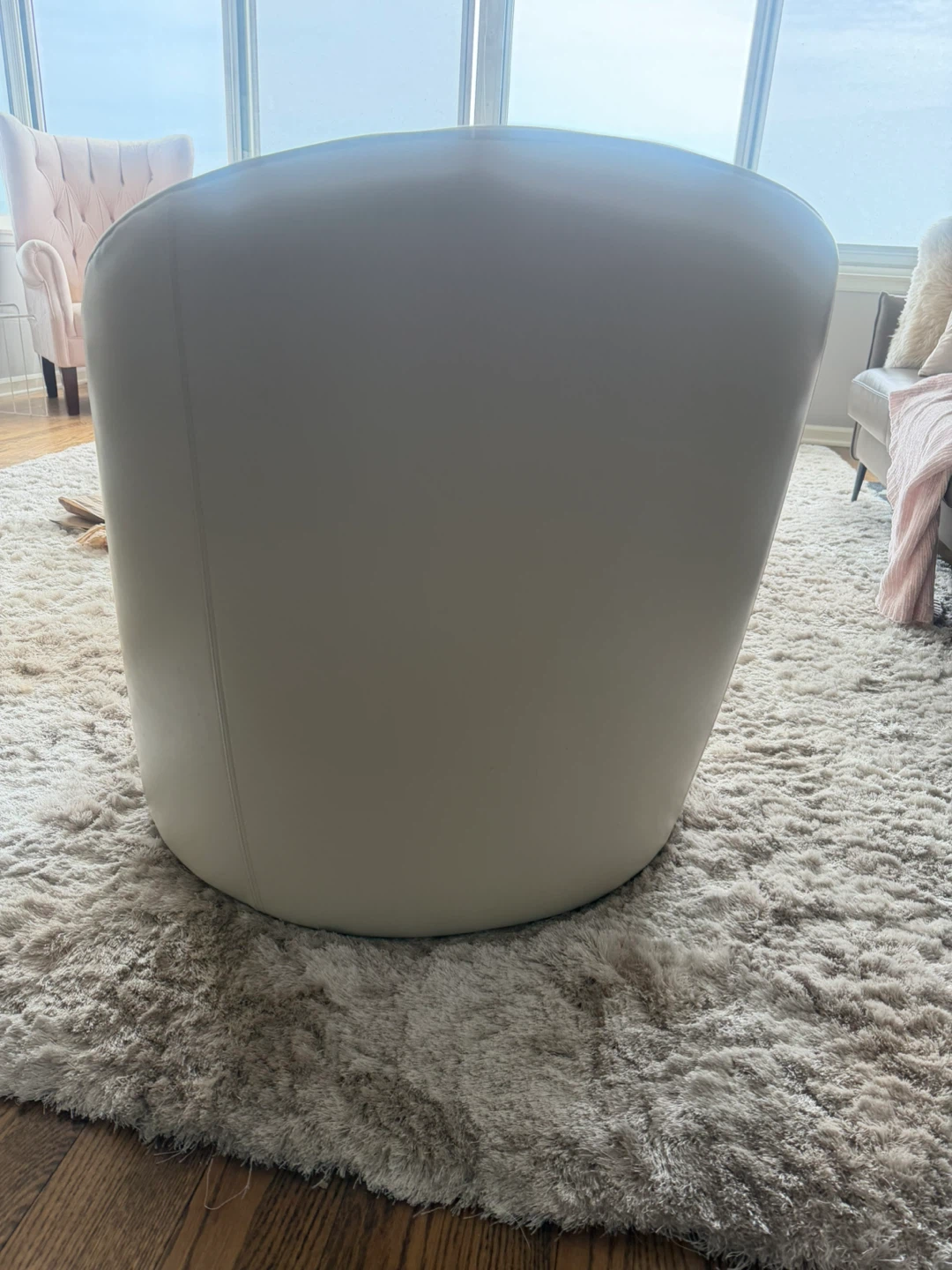 Grandin Road Cream Swivel Armchair - photo 3
