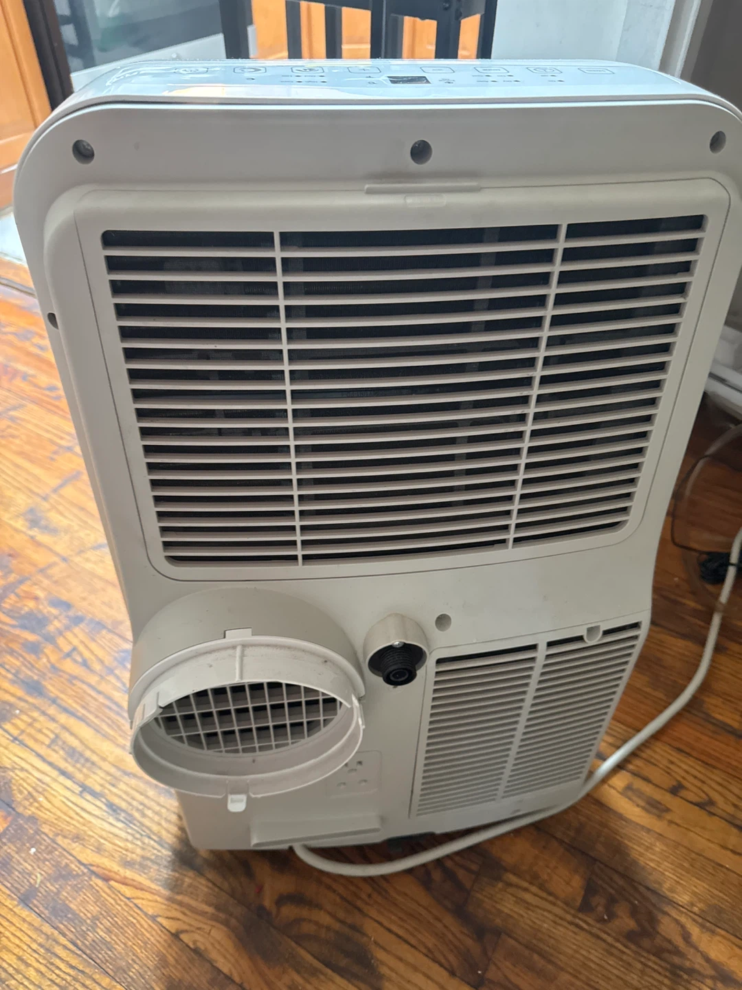 Insignia Portable Air Conditioner NS-AC06PWH1 - photo 3
