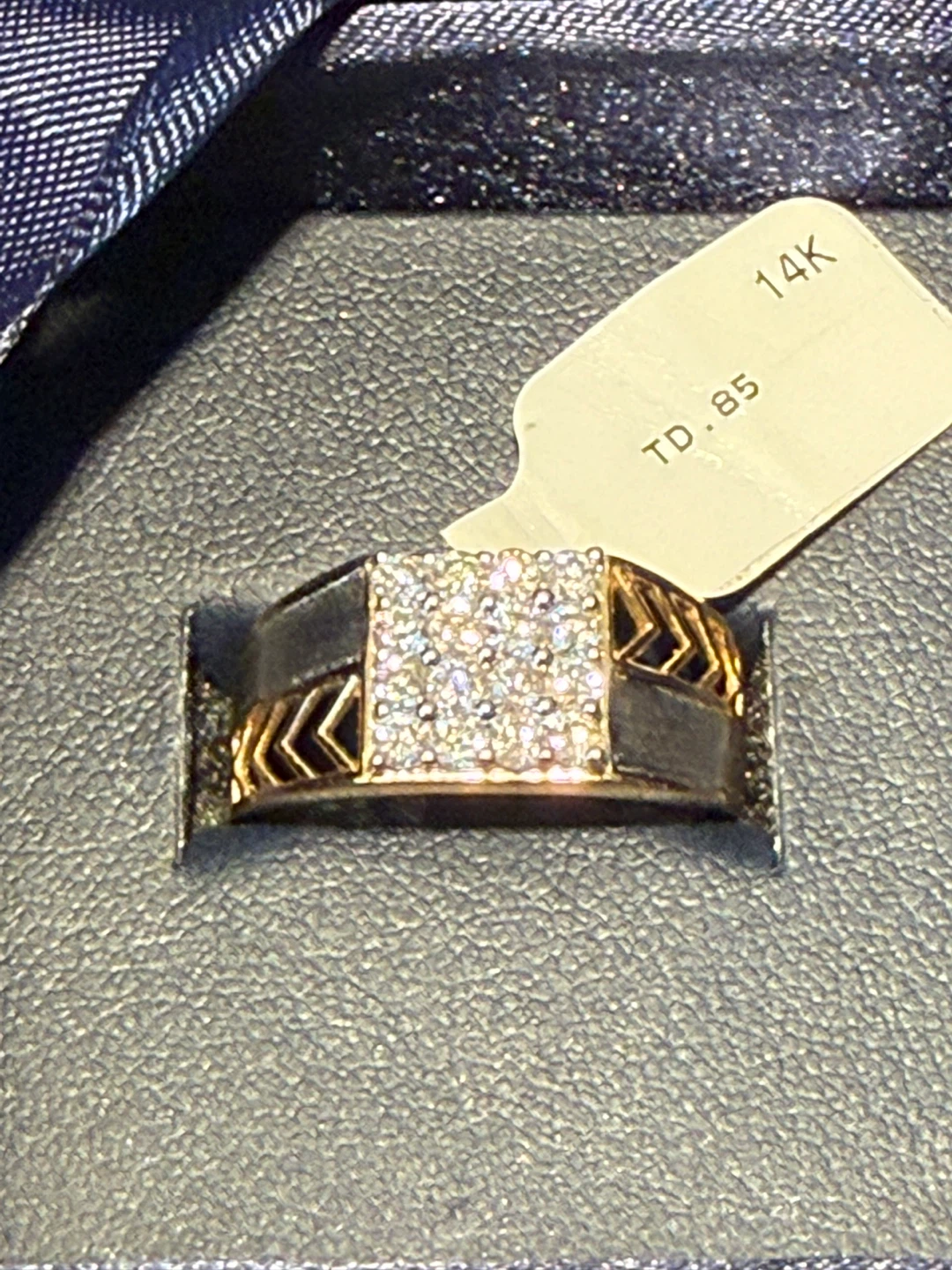 Diamond Company 14K Gold Gent's Ring - New