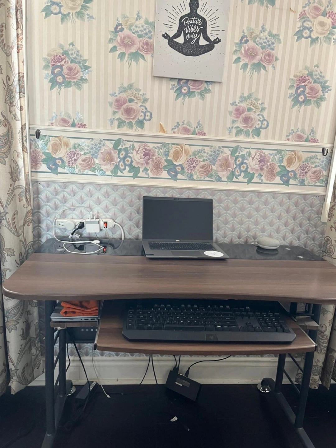 Computer Desk with Keyboard Tray