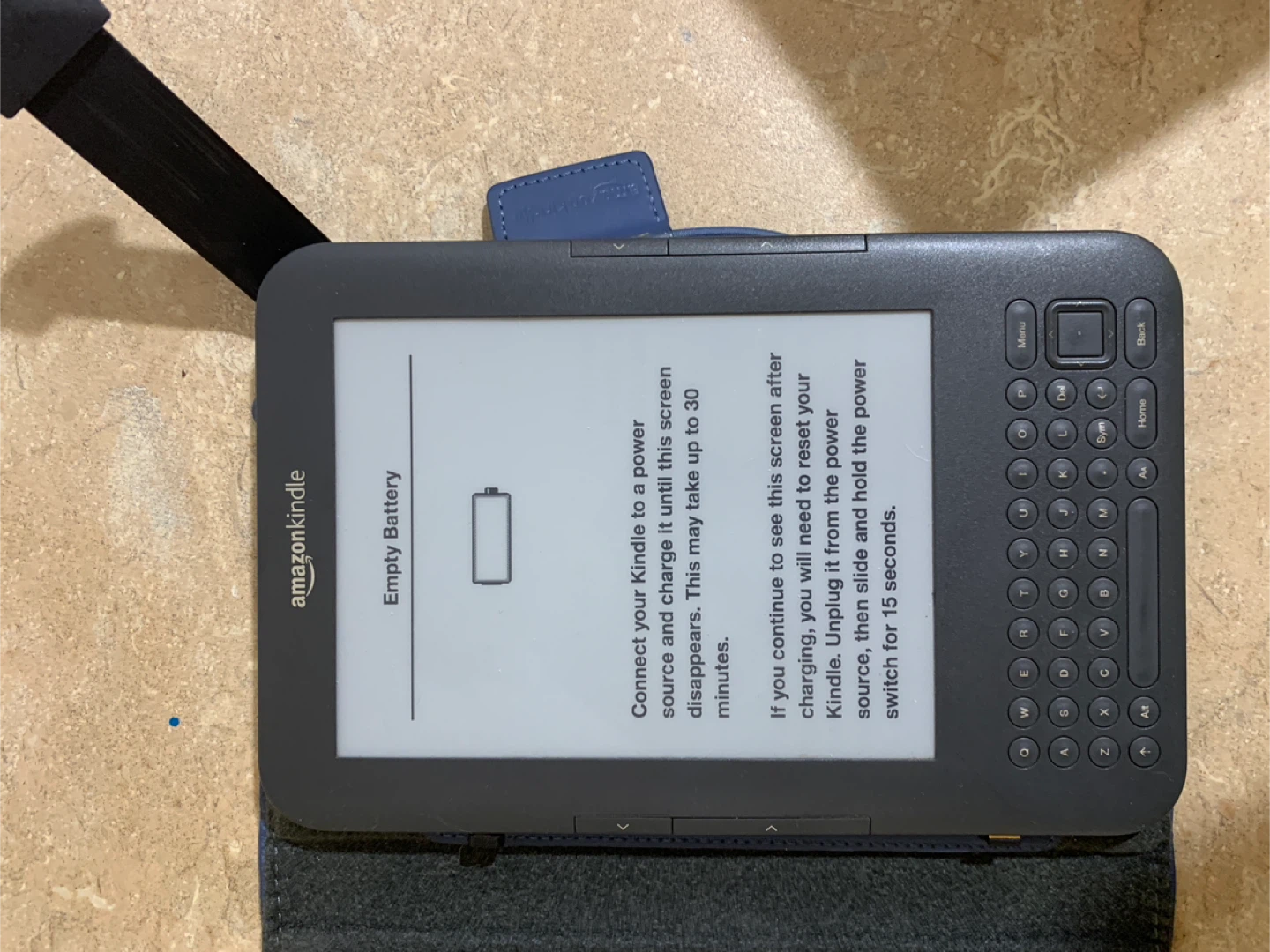 Amazon Kindle e-Reader with Blue Case - photo 2