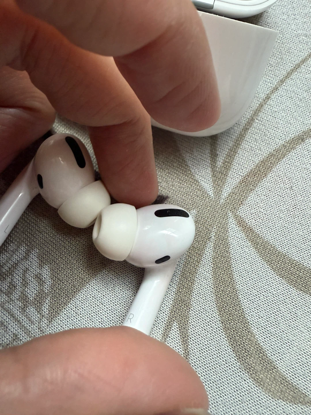 Apple AirPods Pro (1st Gen) with Charging Case - photo 3