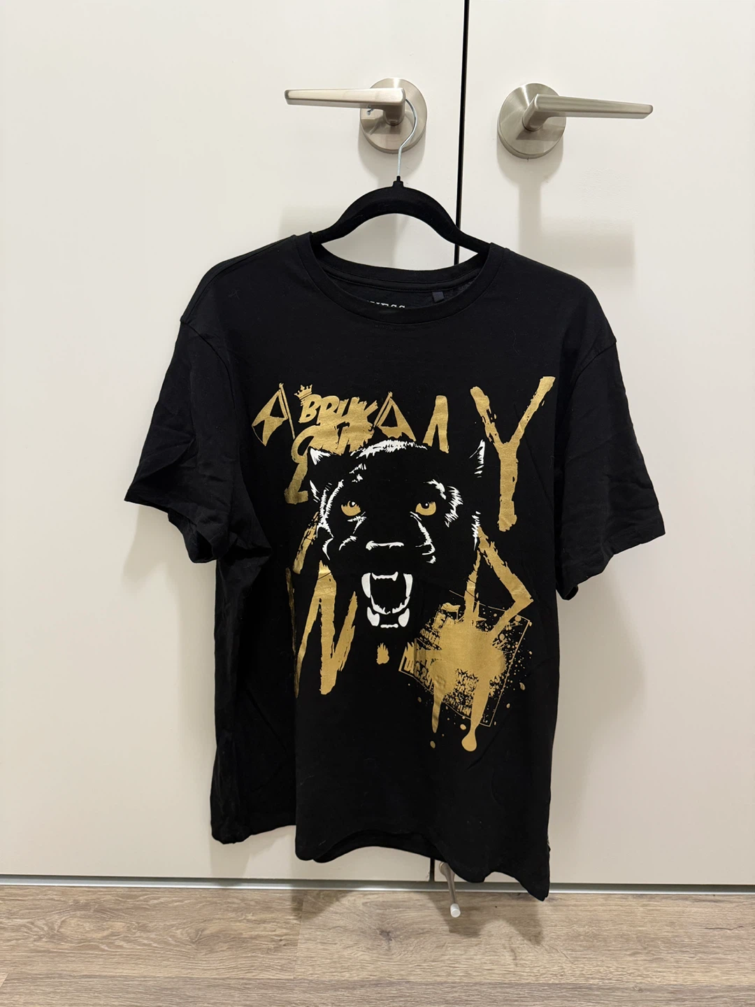 Guess Black Panther T-Shirt - Medium