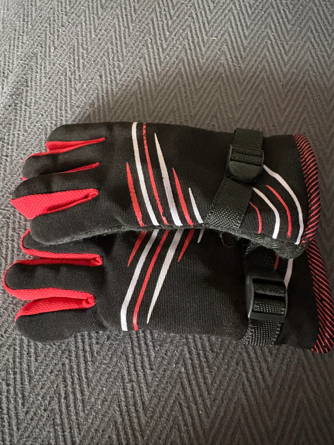 Black and Red Ski Gloves with Buckle