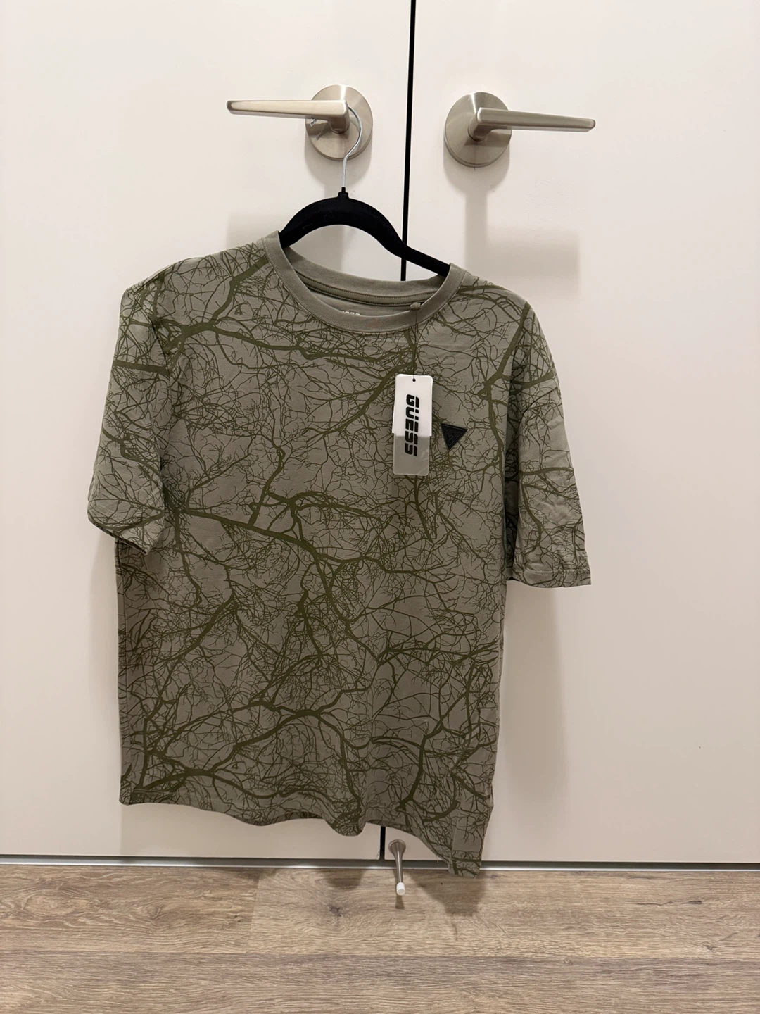 Guess T-Shirt Size L