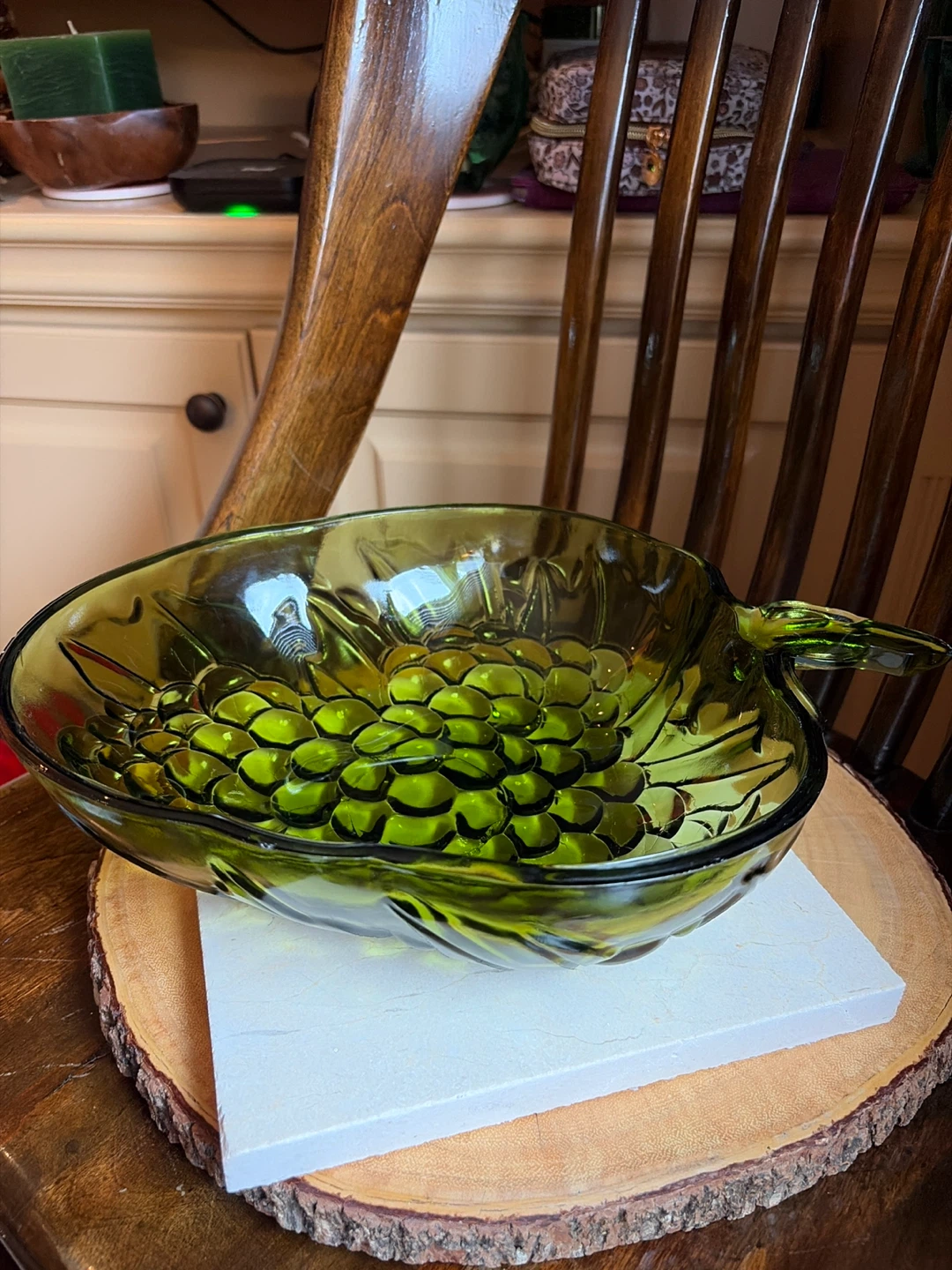 Vintage Avocado Green Indiana Glass Grape Salad Bowl - photo 3
