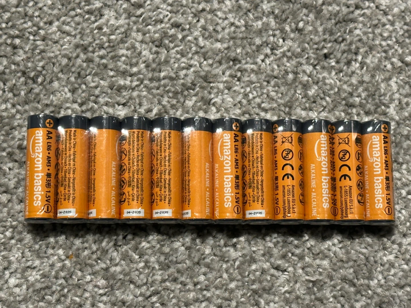 Amazon Basics AA Alkaline Batteries (12-Pack)