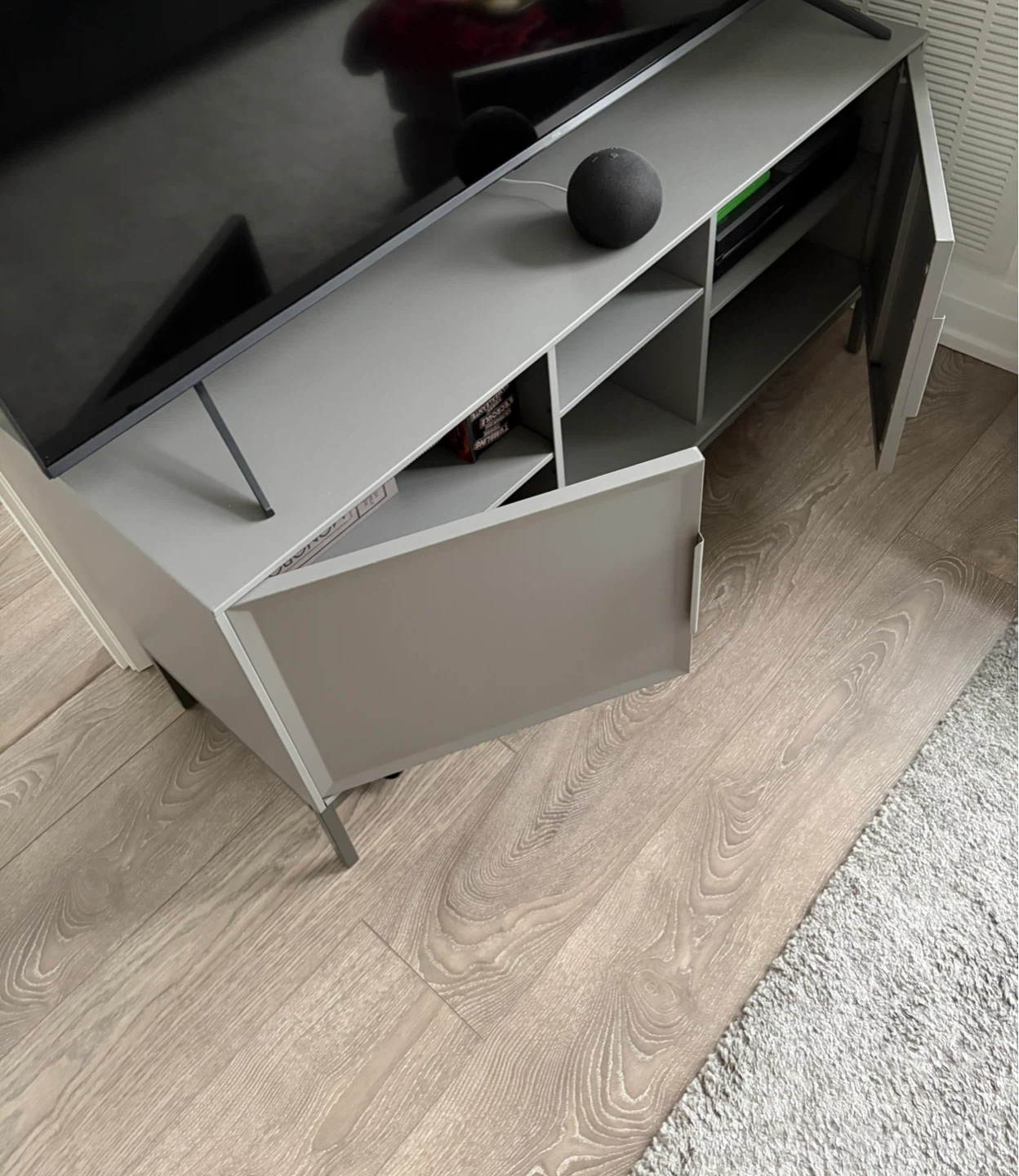 TV Stand - photo 3