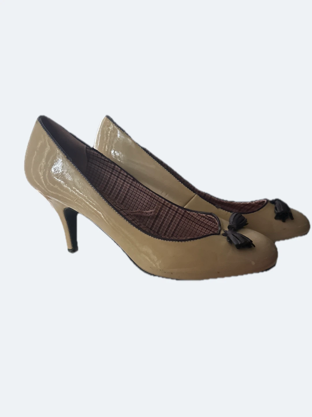 Women's Beige Patent Heels with Tassel Detail - photo 2