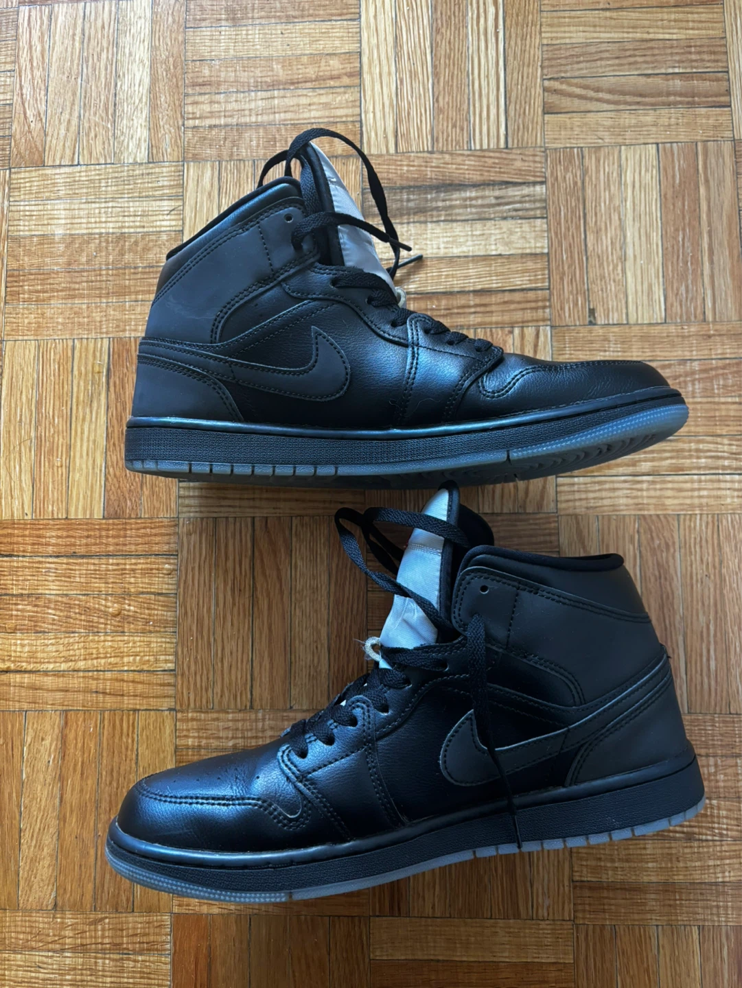 Air Jordan 1 Mid Black Sneakers. Especial Edition - photo 2