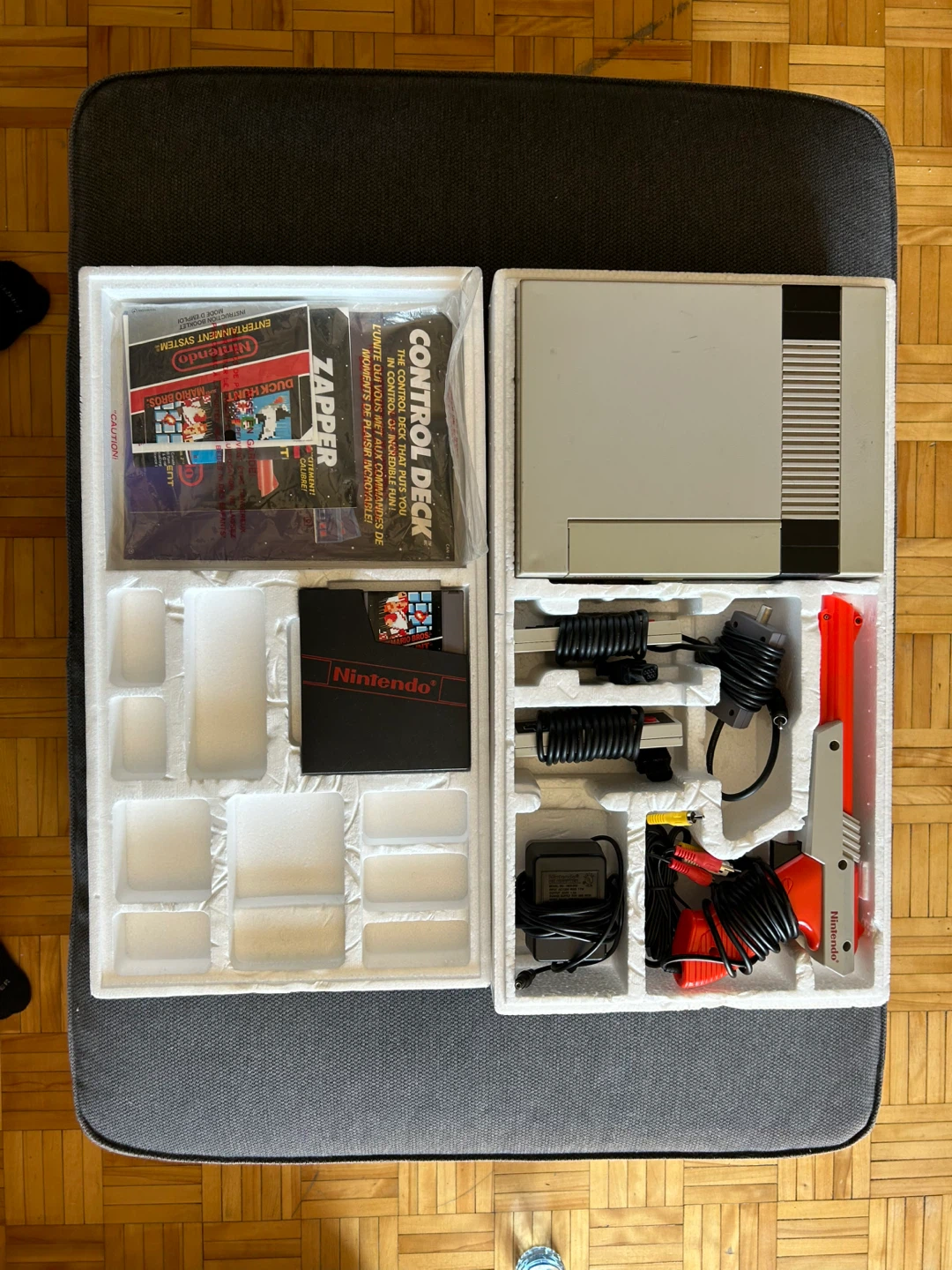 Nintendo Entertainment System Action Set w manuals (new 72 pin) - photo 5