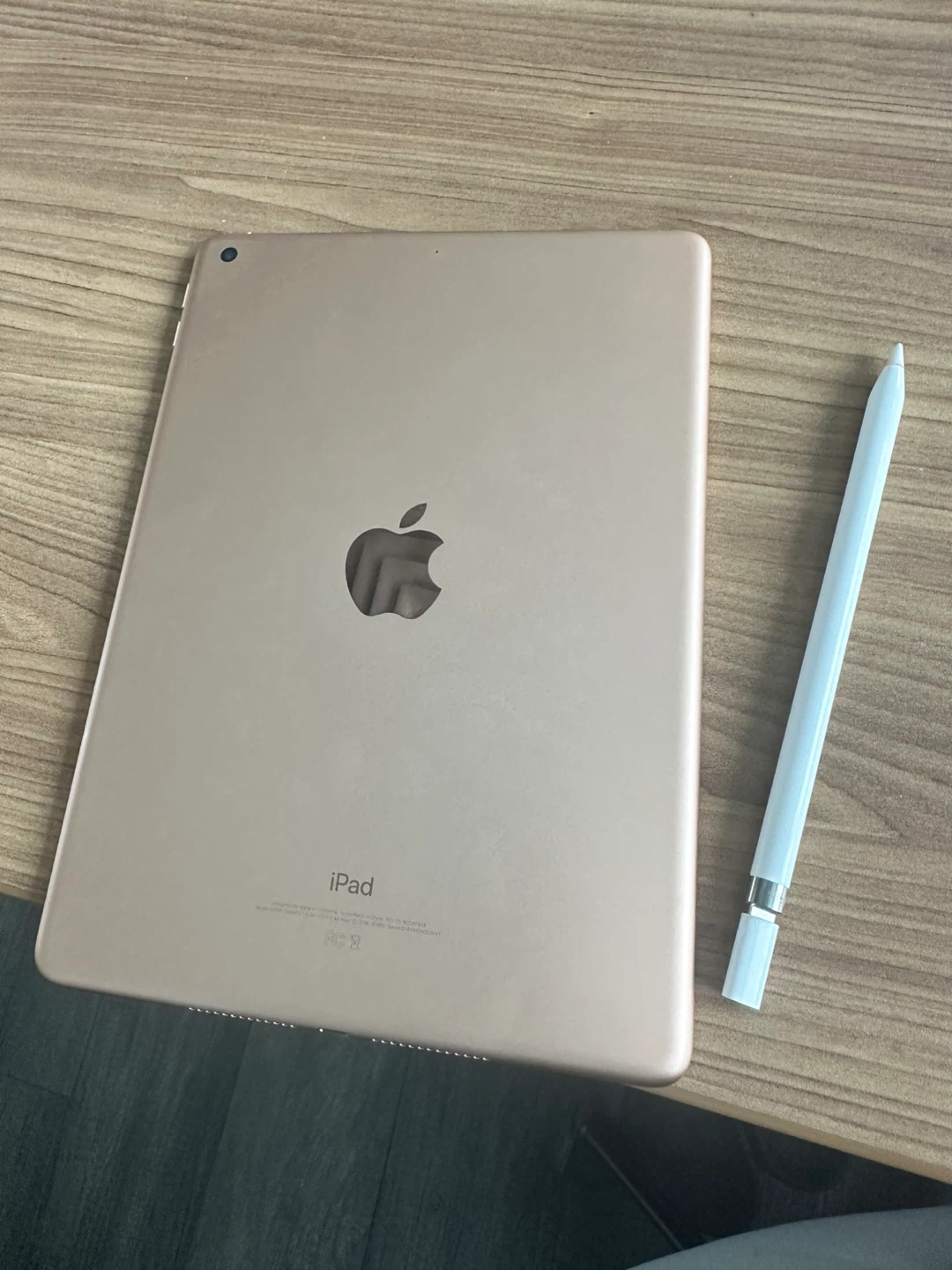 Apple iPad 6th  with Apple Pencil - photo 3
