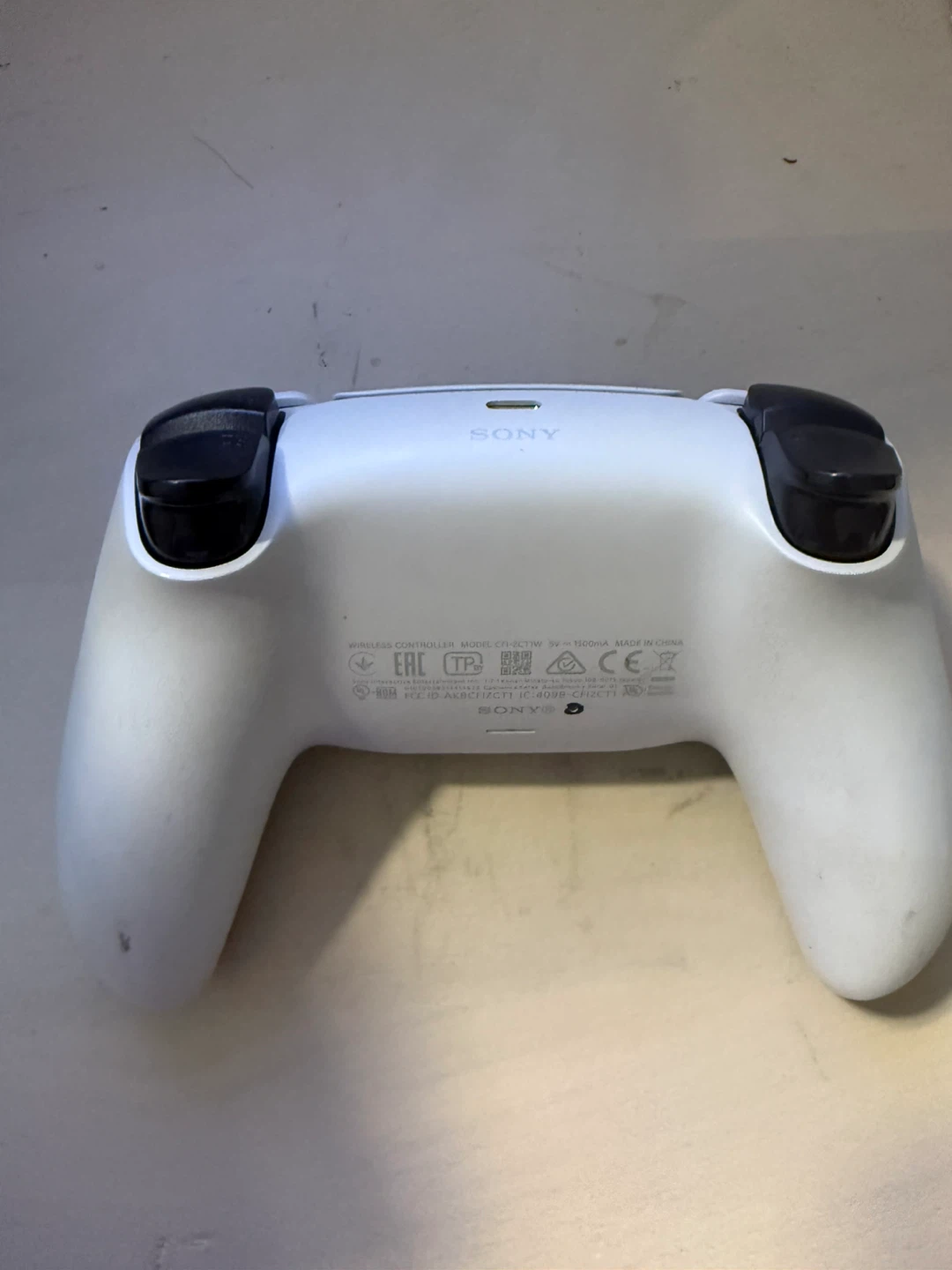 Sony PlayStation 5 DualSense Wireless Controller - White - photo 3