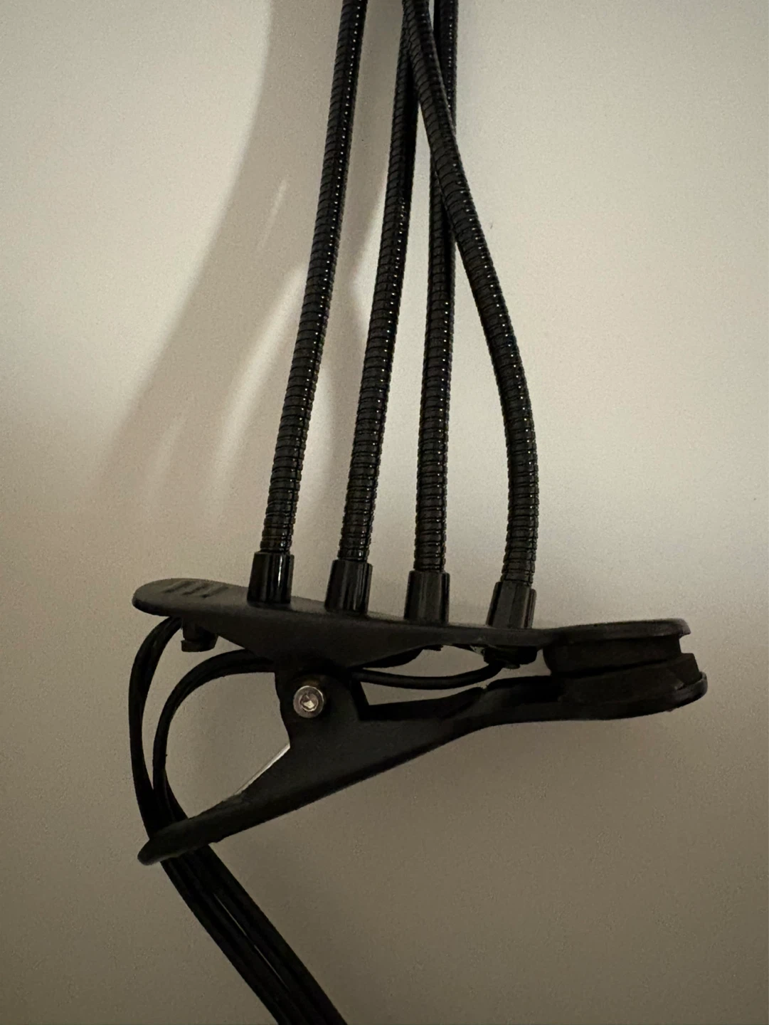 Clip-On Grow Light with 4 Flexible Goosenecks - photo 5