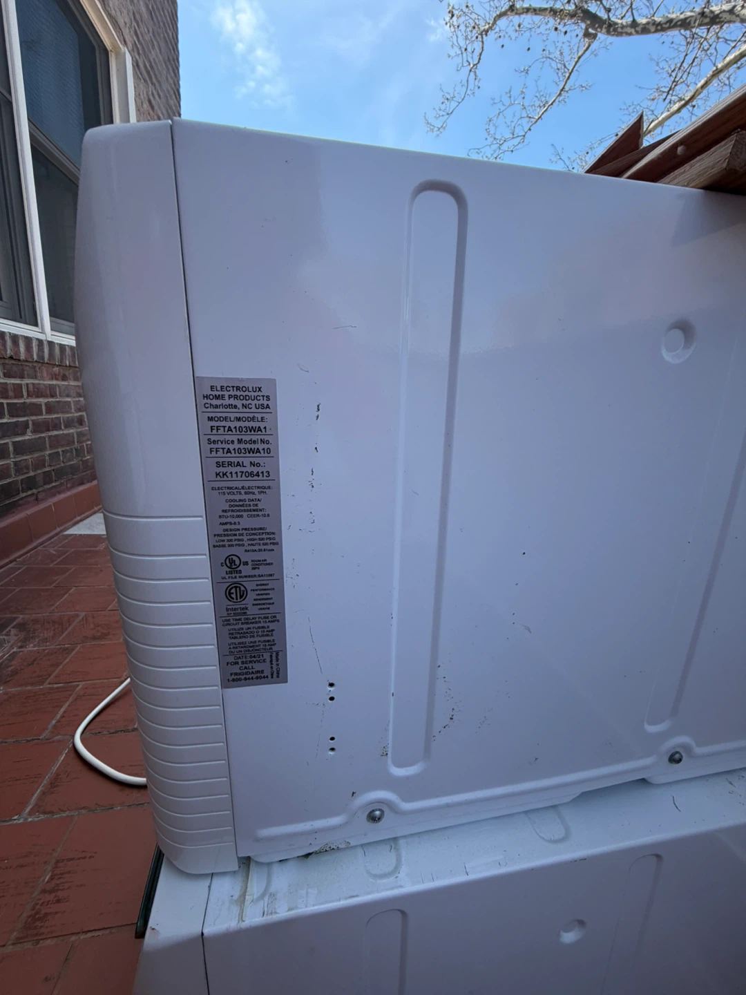 Frigidaire Window Air Conditioner - photo 4
