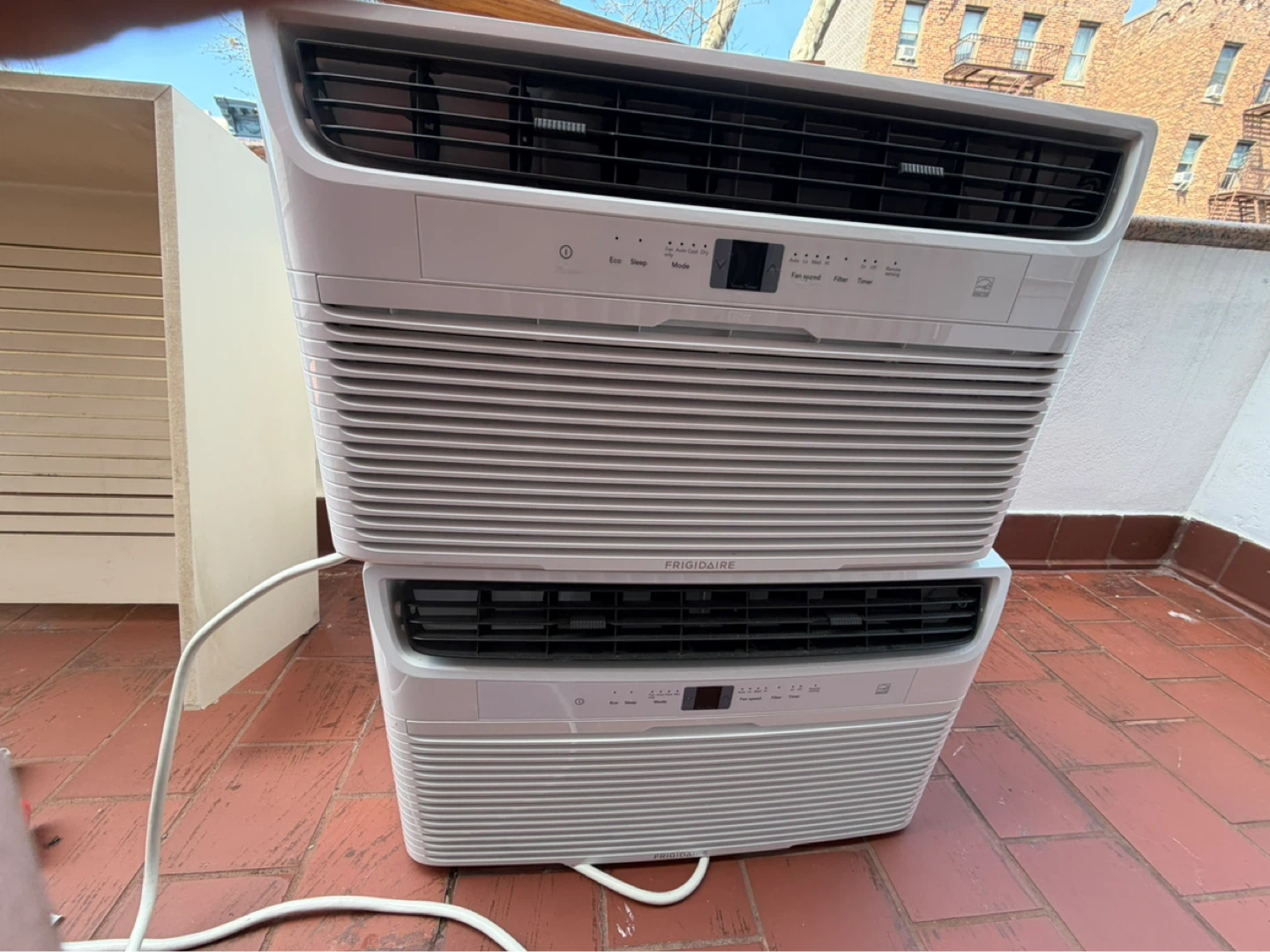 Frigidaire Window Air Conditioner - photo 3