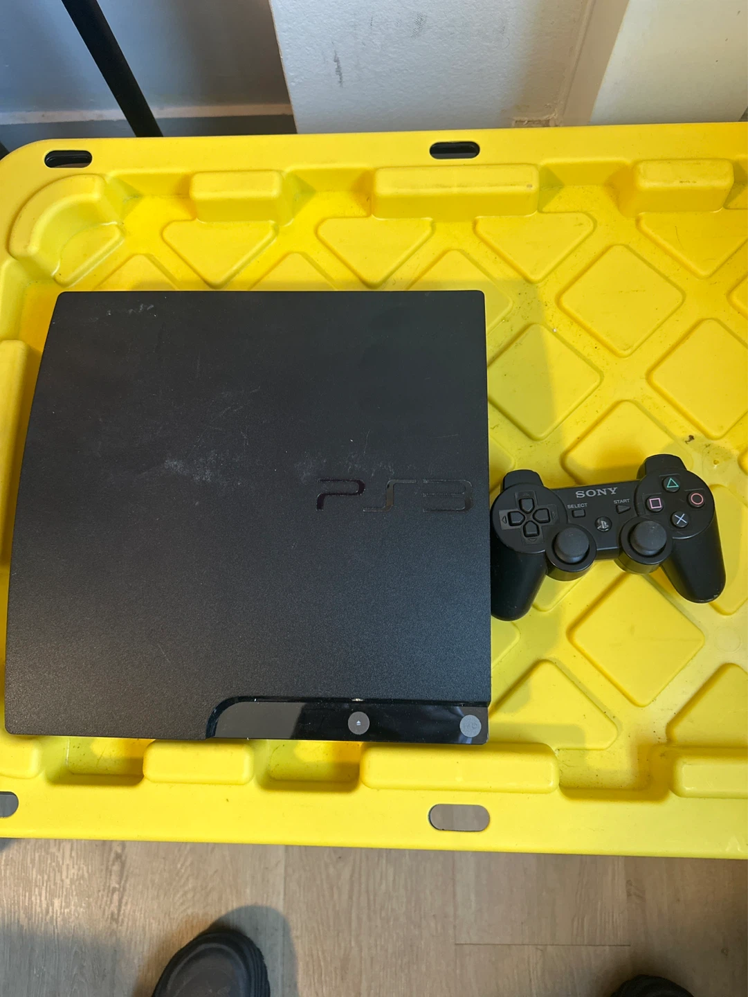 Sony PlayStation 3 (PS3) Console with Controller