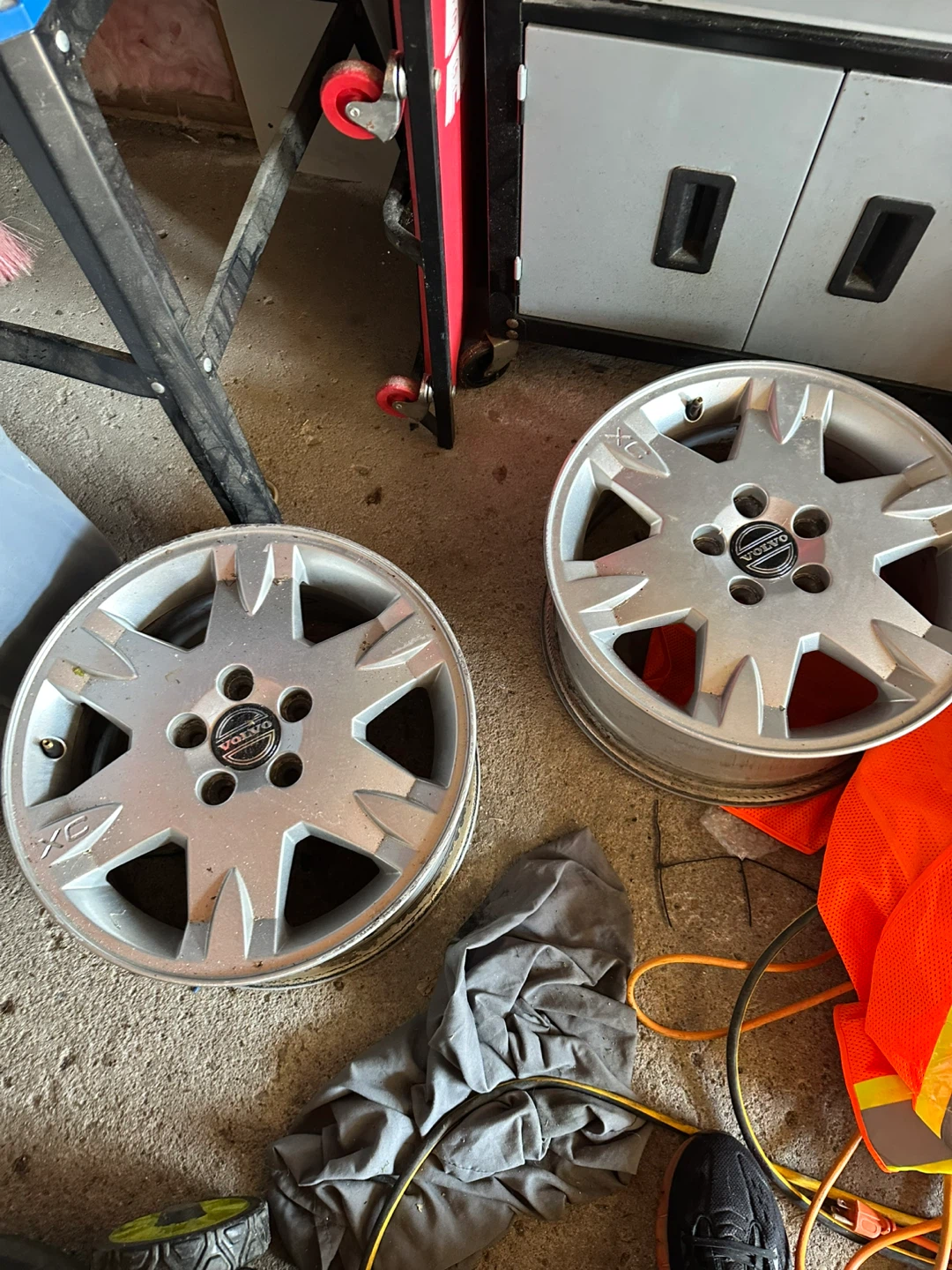 Volvo XC Alloy Wheels 16" - photo 2