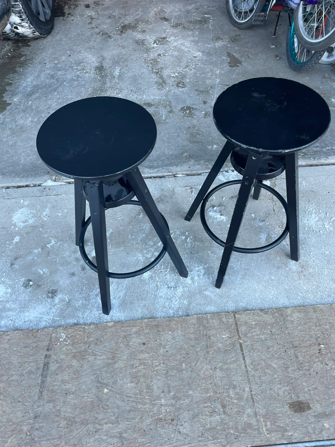 Set of 2 Black Swivel Bar Stools - photo 2