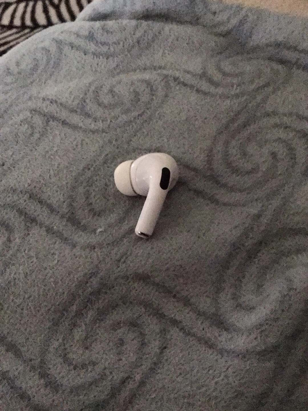 Apple AirPods Pro 2 (Left Earbud) - photo 2