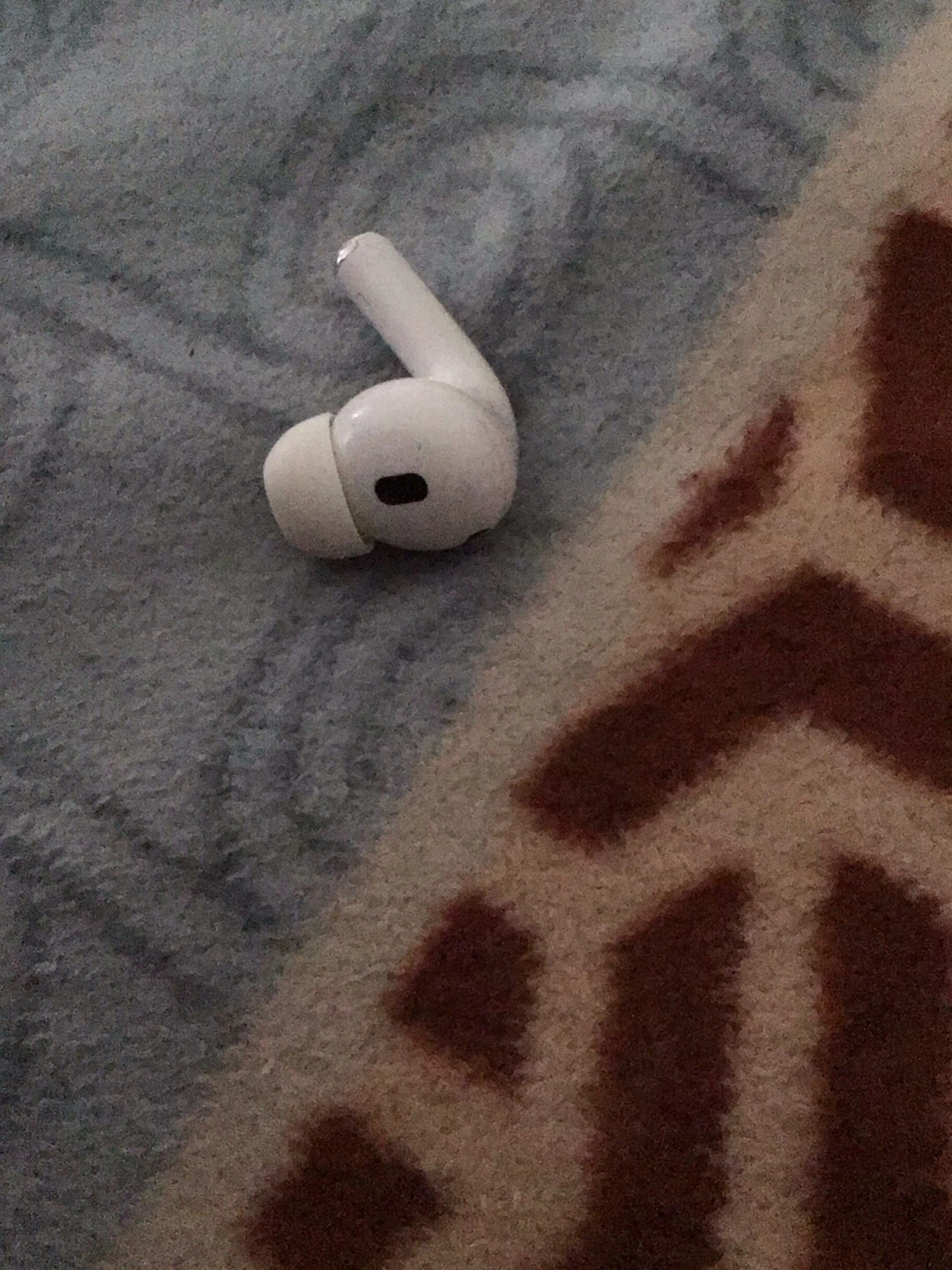 Apple AirPods Pro 2 (Left Earbud) - photo 3