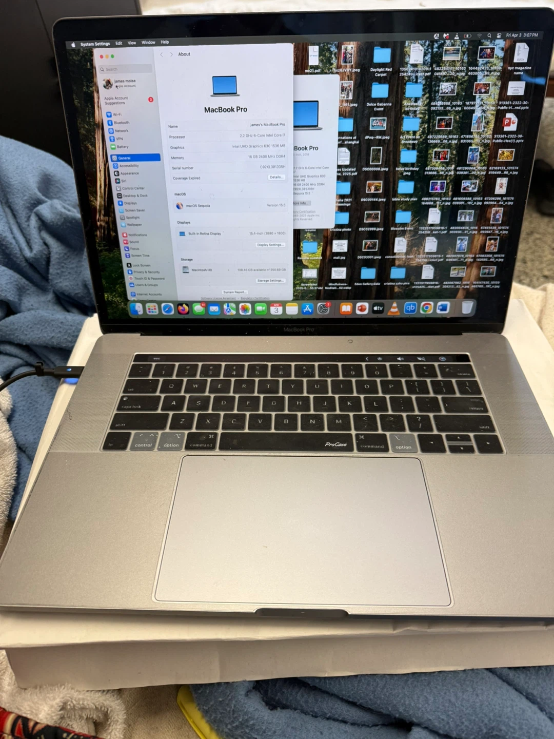 Apple MacBook Pro Laptop