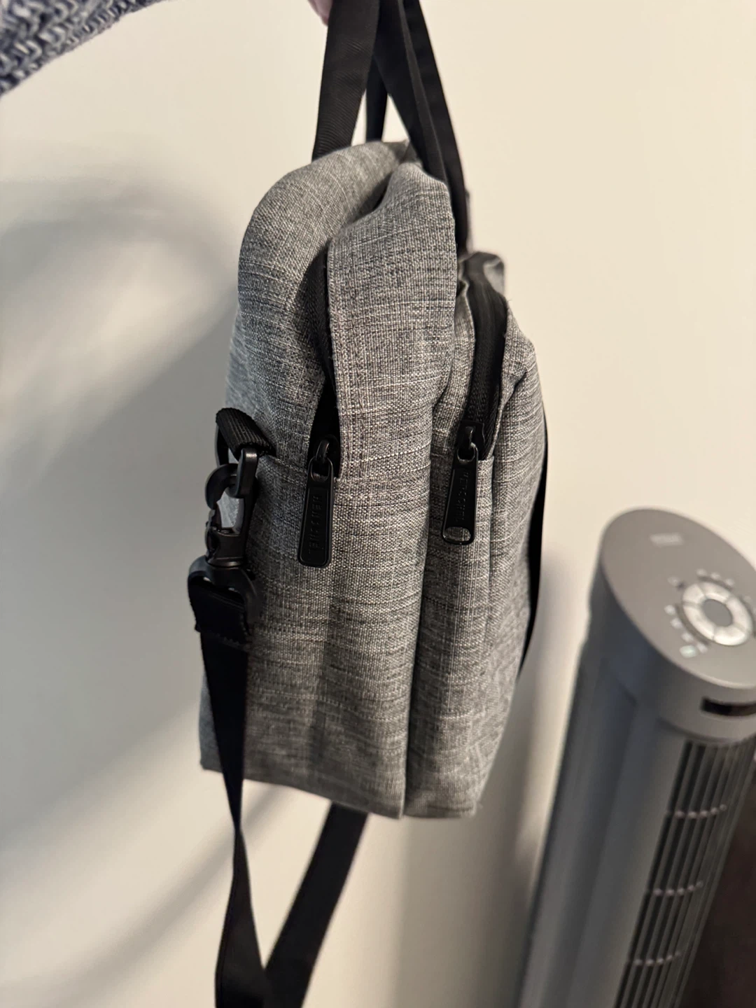 Herschel Gibson 15” Laptop Messenger Bag, Grey Raven Crosshatch - photo 4