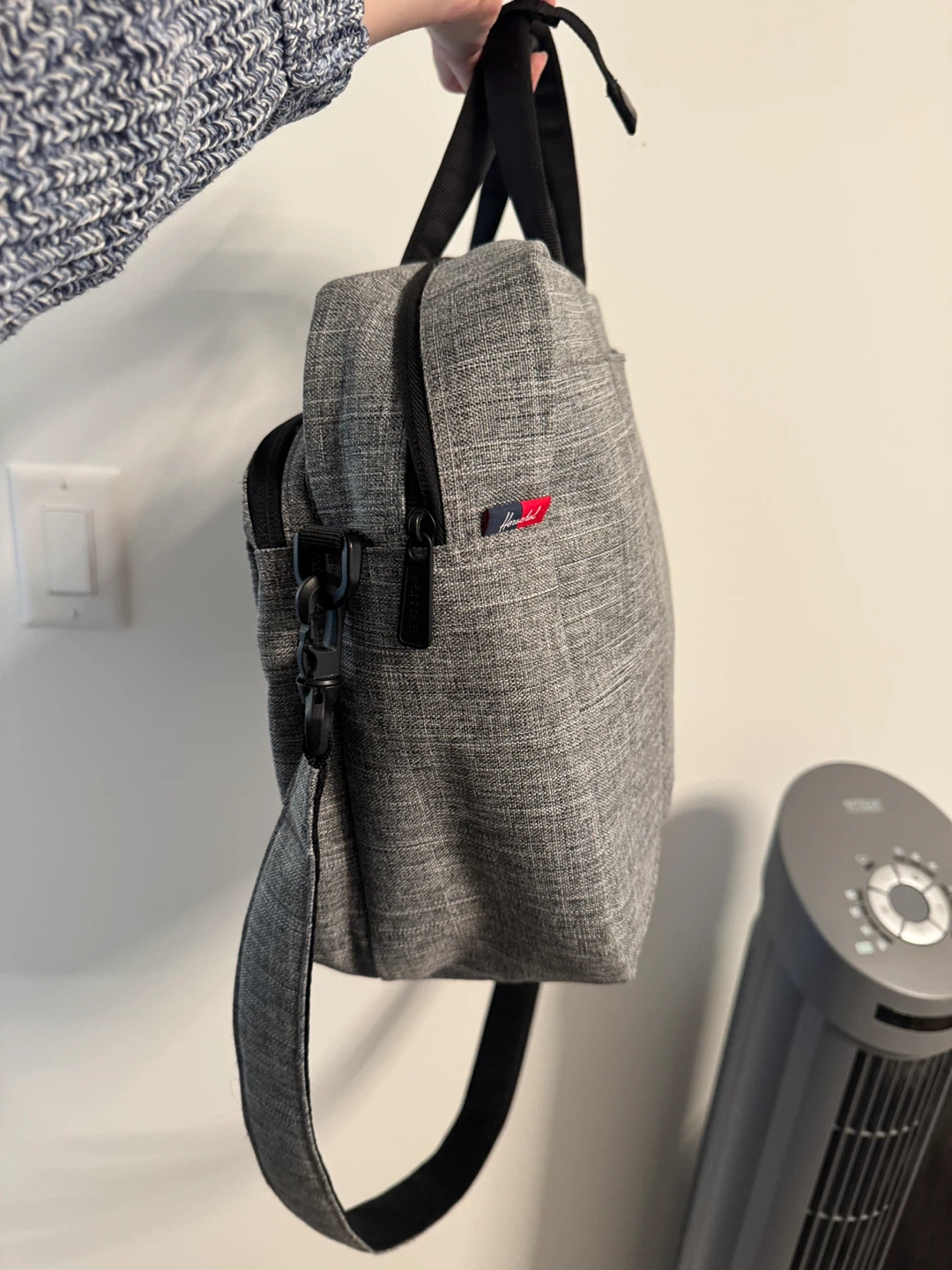 Herschel Gibson 15” Laptop Messenger Bag, Grey Raven Crosshatch - photo 3