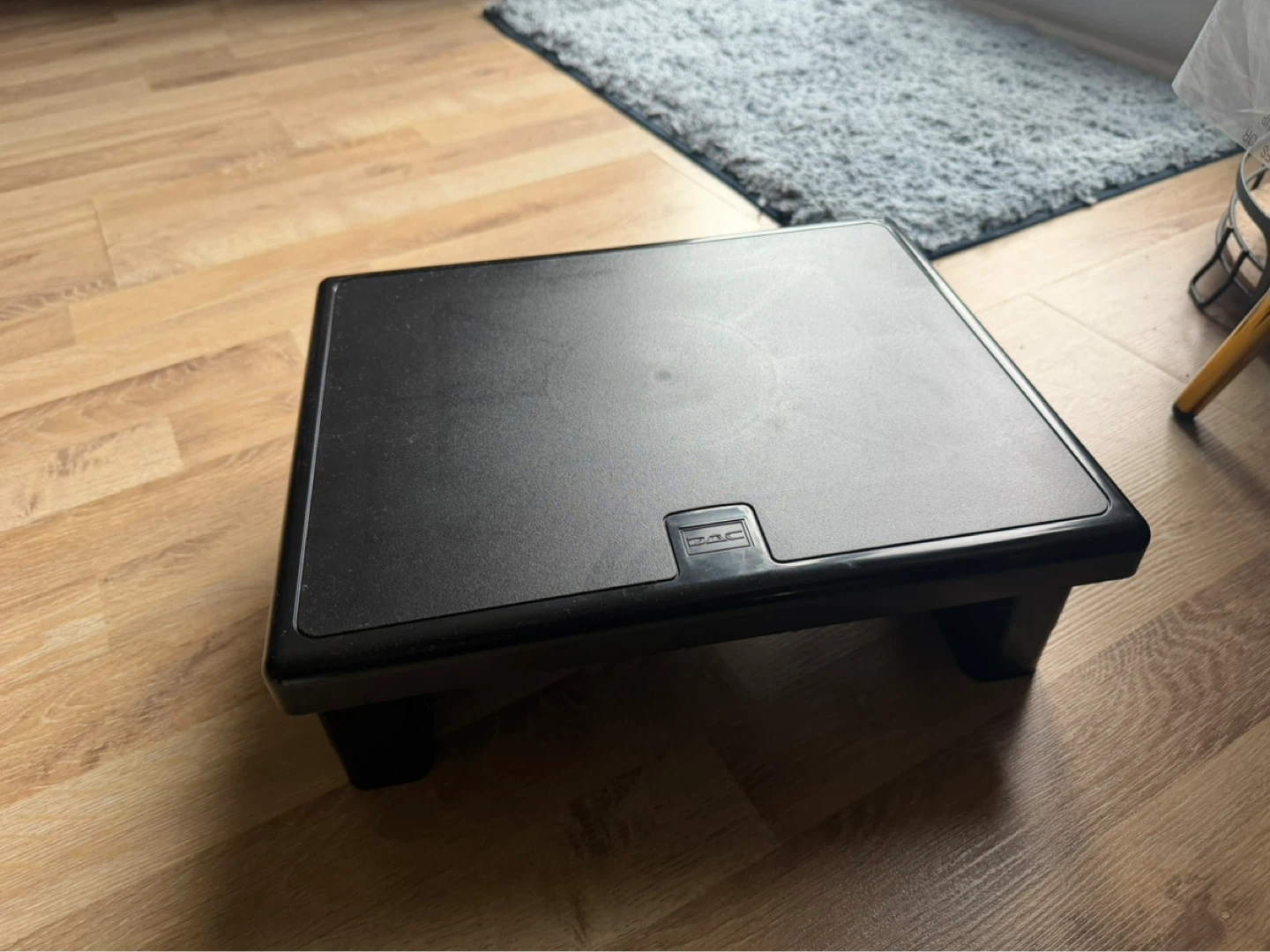 DAC MP-107 Height-Adjustable Monitor Riser Stand