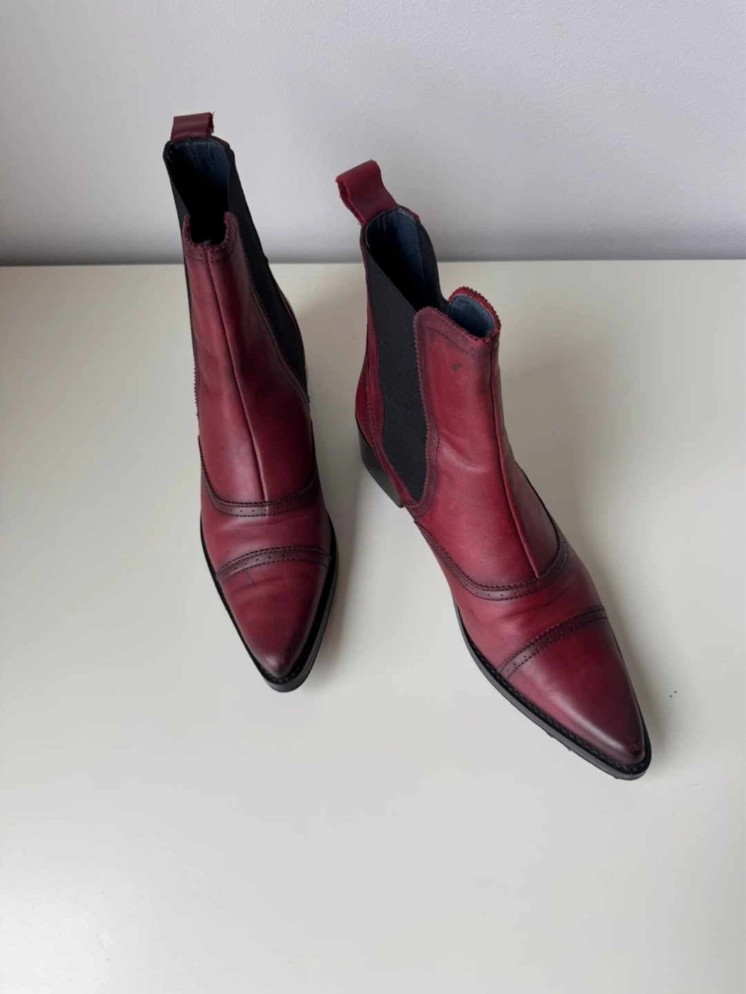 Red/Burgundy Chelsea Boots - Pointed Toe - Size 39
