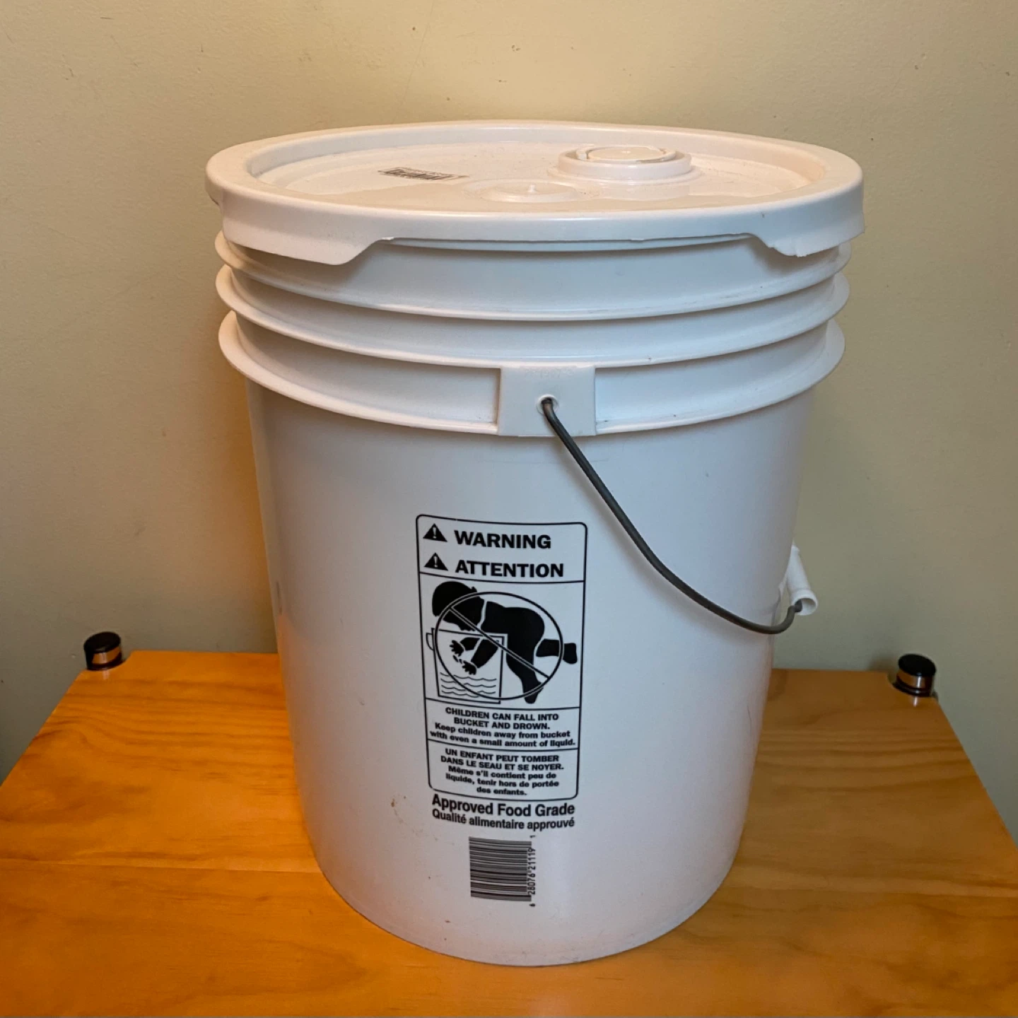 Pails w/ Lids (Food-grade, 20L)
