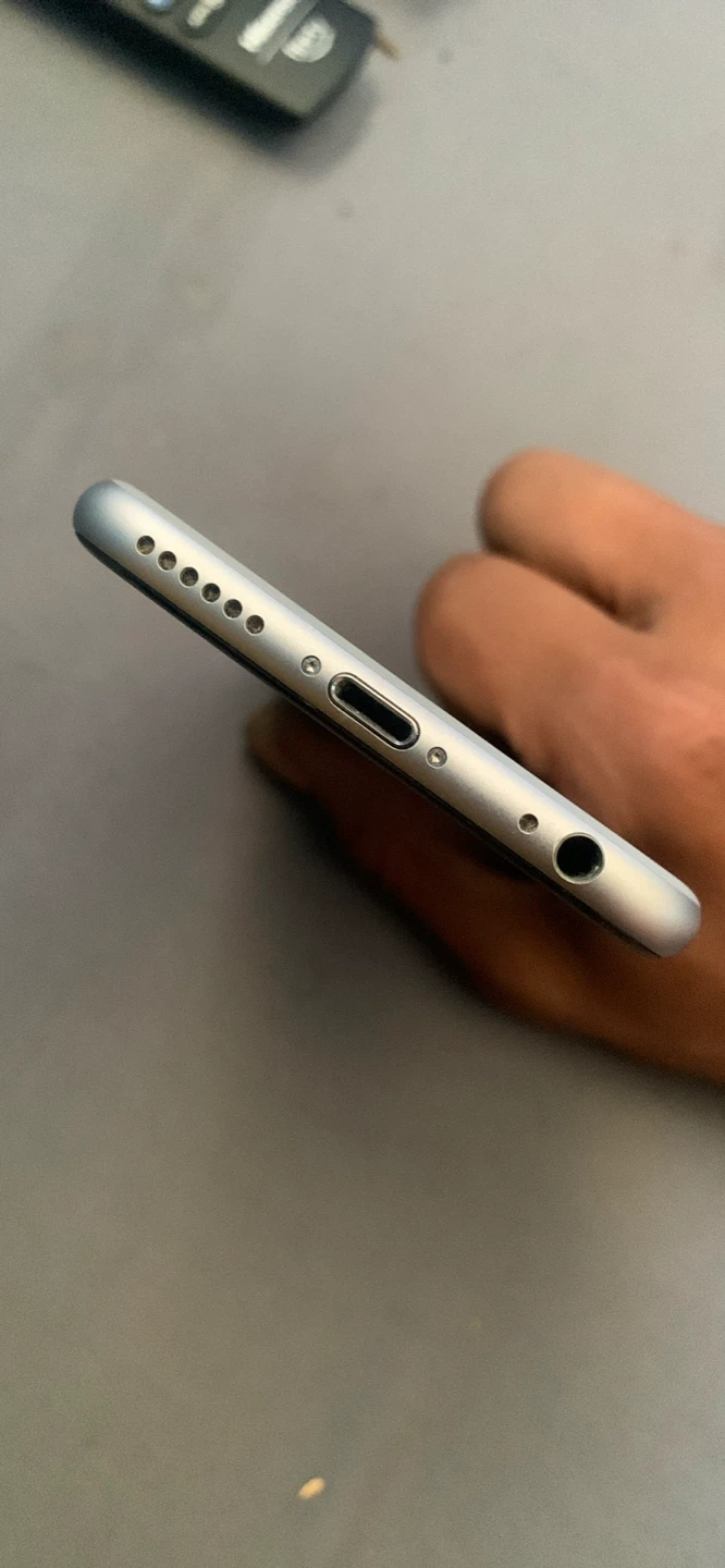 Apple iPhone 6s - Silver - photo 3