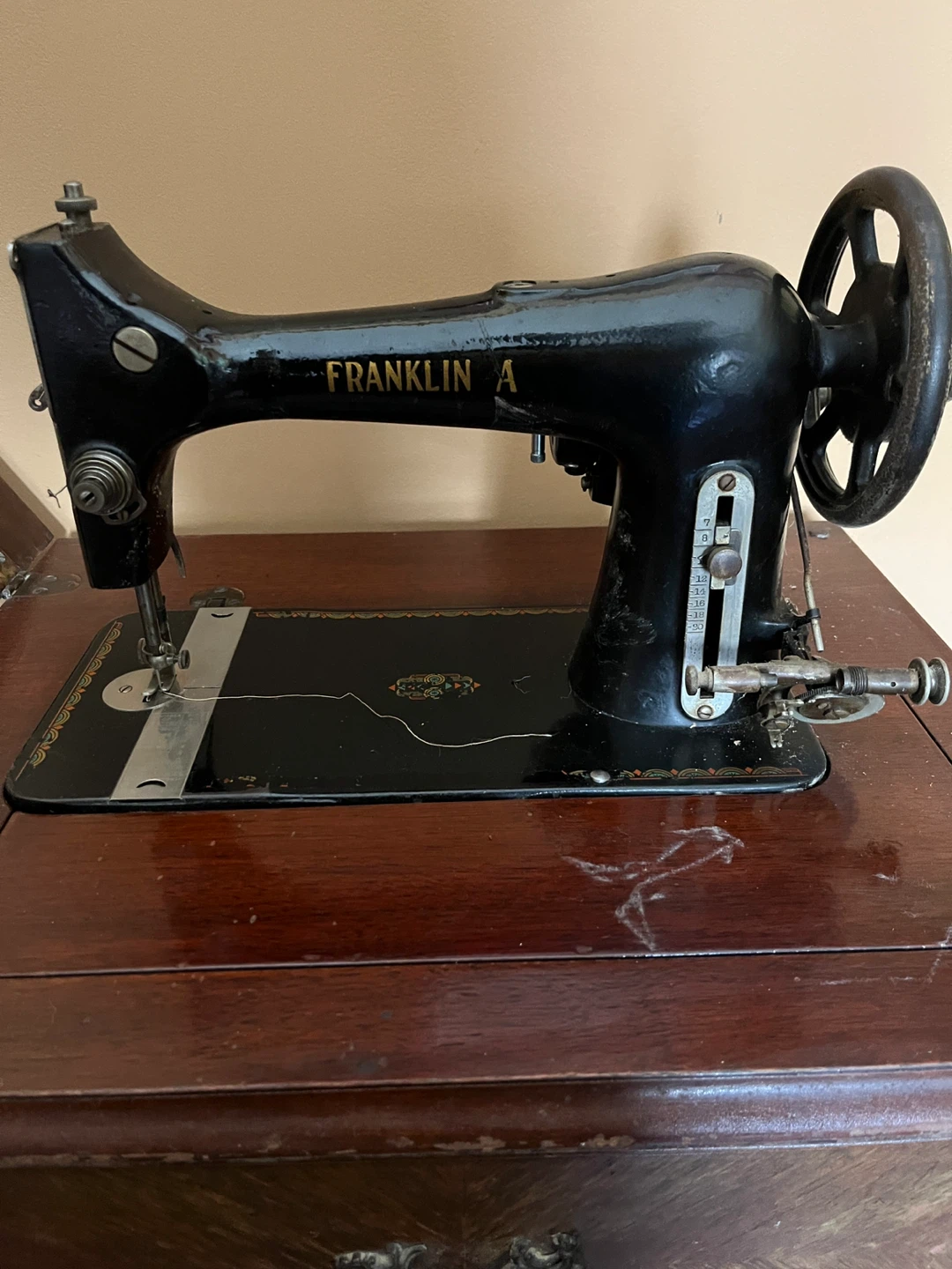 Vintage Franklin A Sewing Machine with Cabinet - photo 3