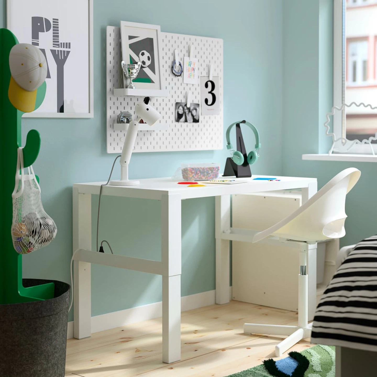 White Desk, height adjustable, 96x58 cm (37 3/4x22 7/8 ")