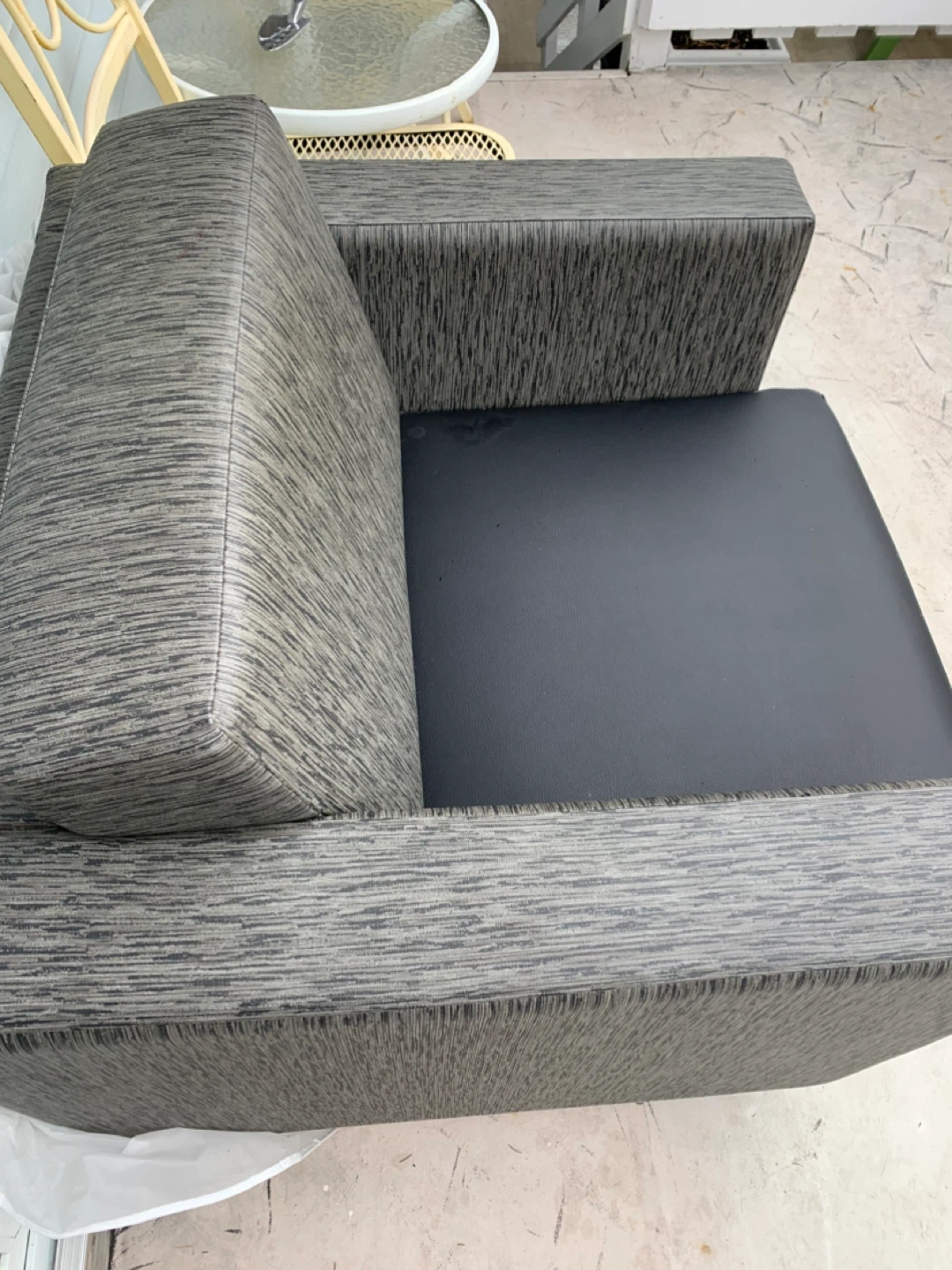 Grey Armchair with Black Seat - photo 2