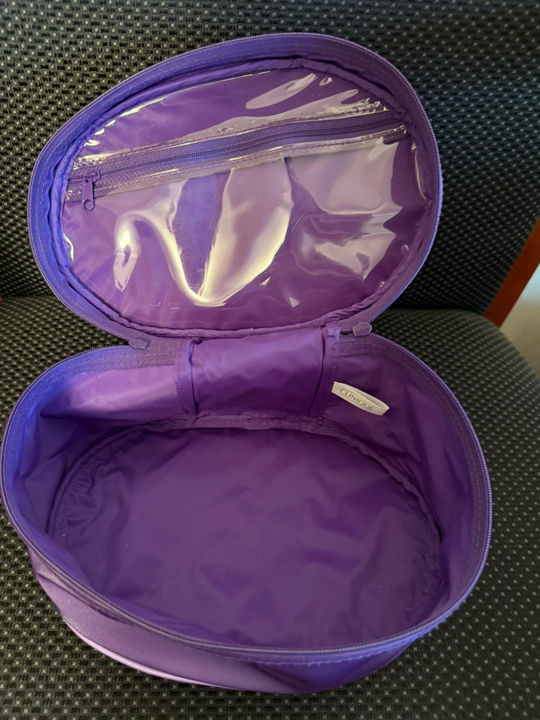Clinique Purple Vanity Case/Cosmetic Bag - photo 2