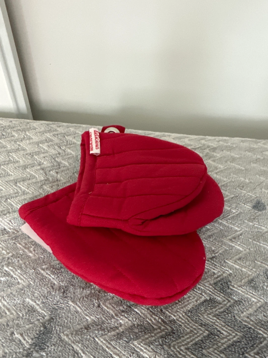 Delicious Red Mini Oven Mitts (Set of 2) - photo 3