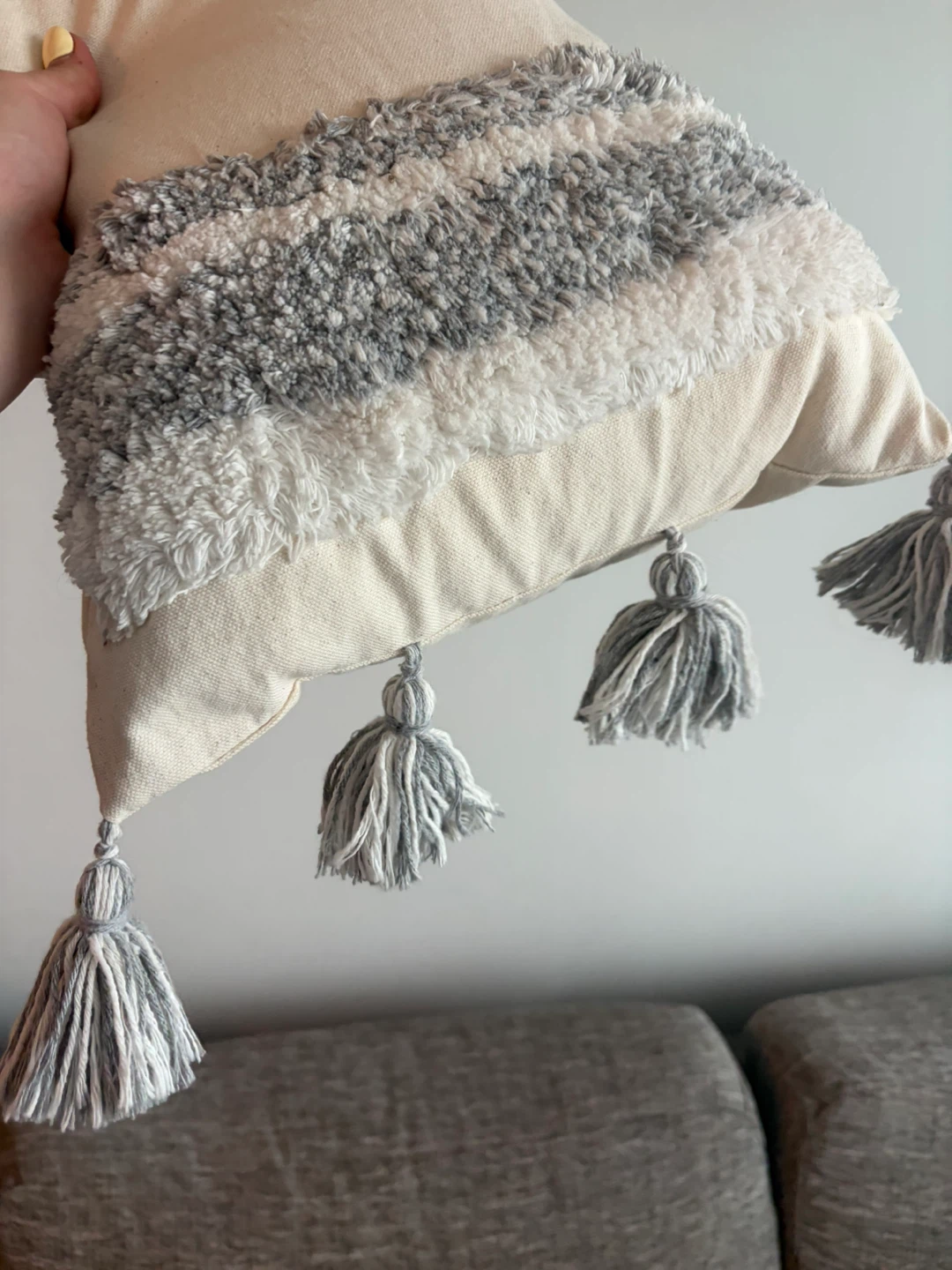 Throw Pillow with Tassels - photo 2